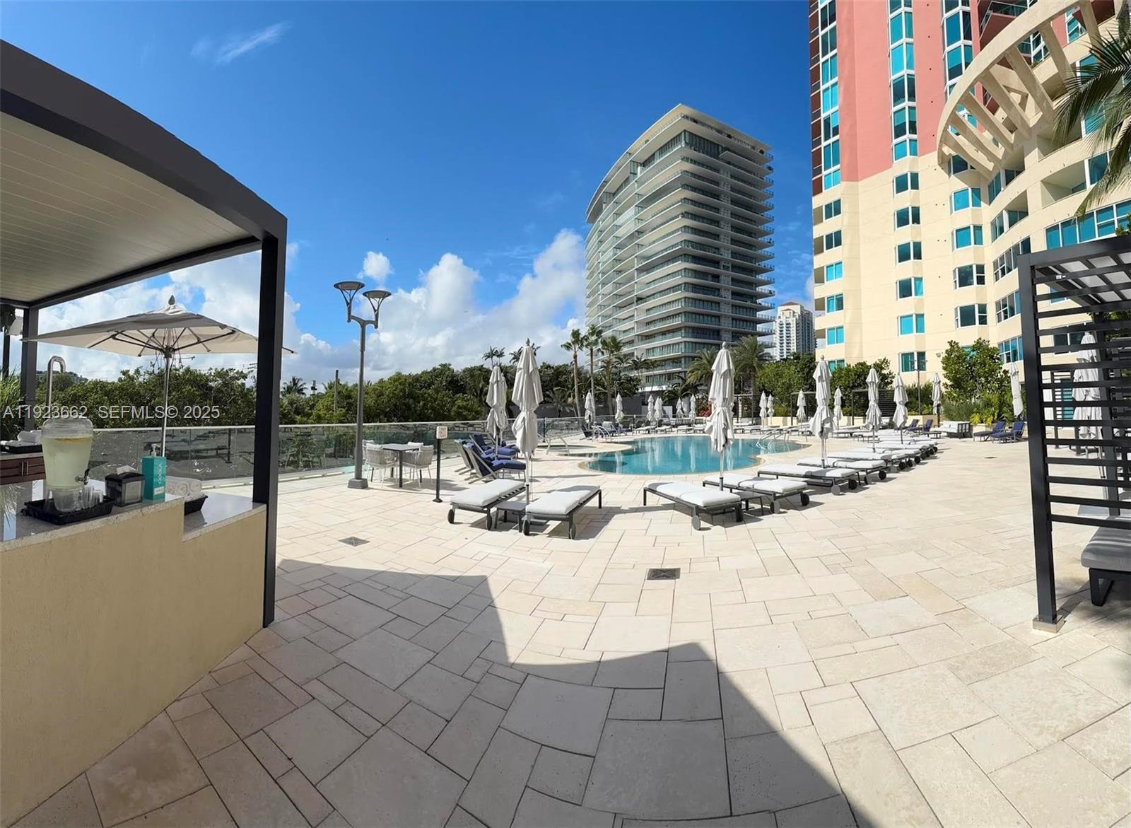 400 S Pointe Dr #1610 Miami Beach, FL 33139