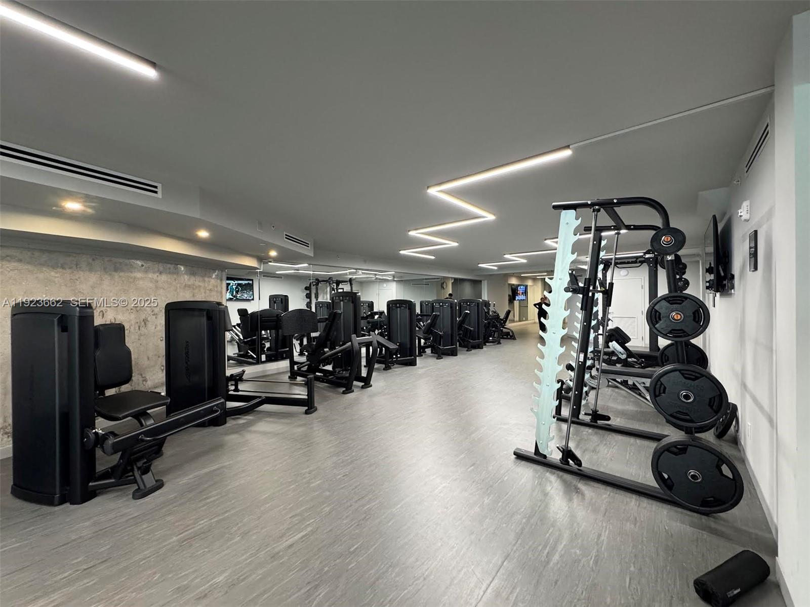 400 S Pointe Dr #1610 Miami Beach, FL 33139