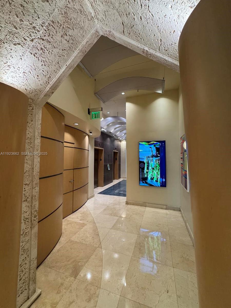 400 S Pointe Dr #1610 Miami Beach, FL 33139