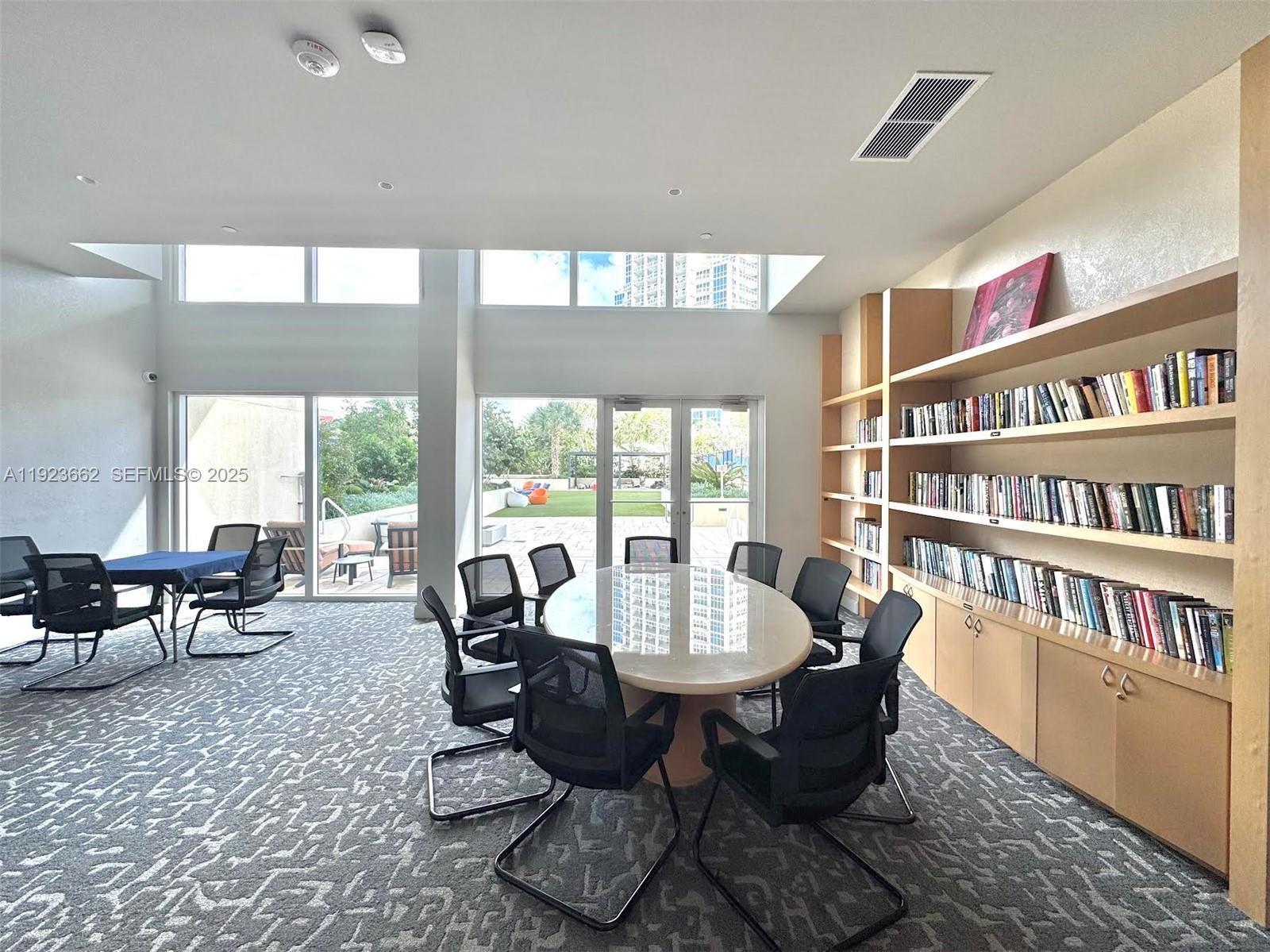 400 S Pointe Dr #1610 Miami Beach, FL 33139