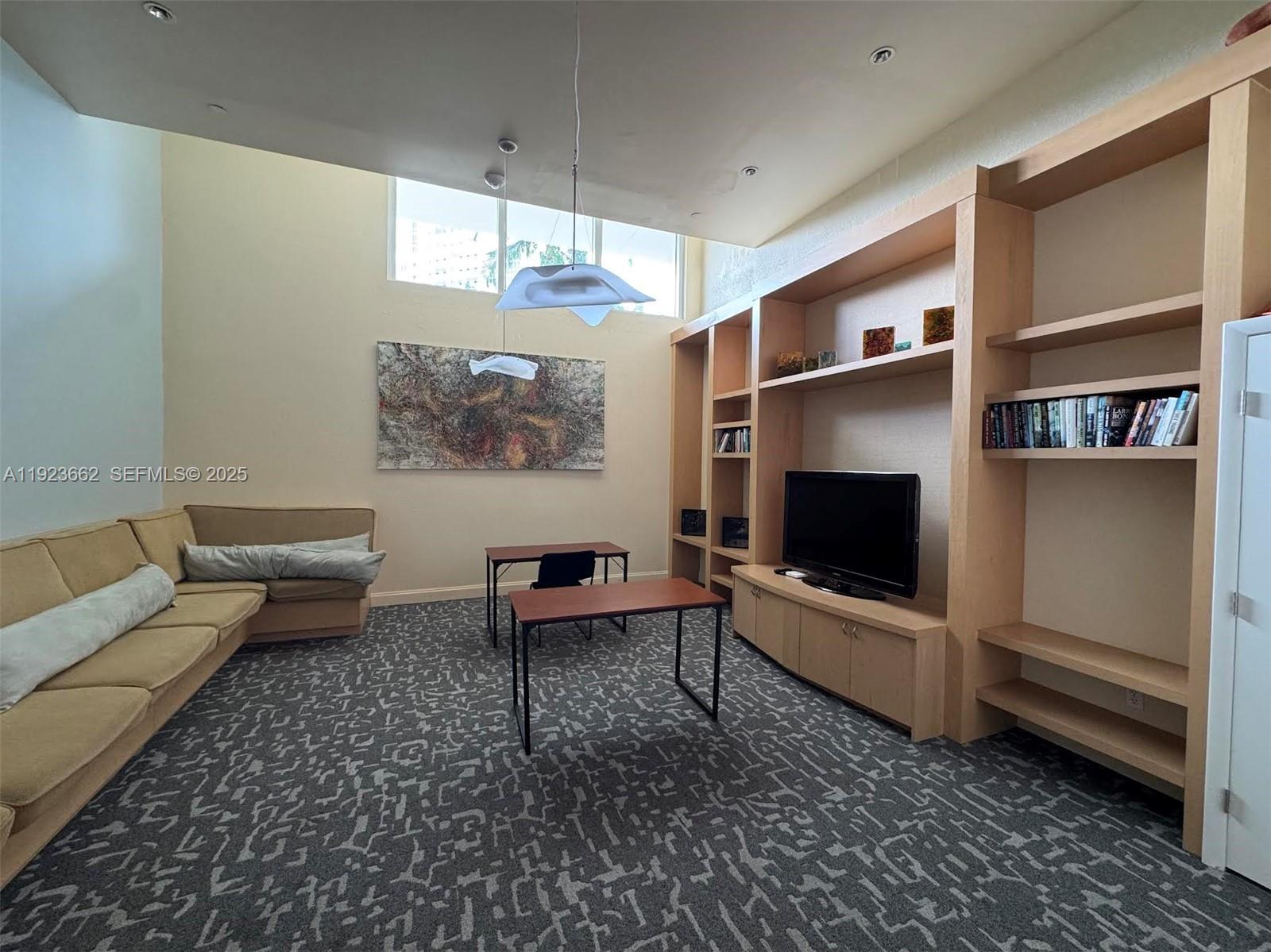 400 S Pointe Dr #1610 Miami Beach, FL 33139