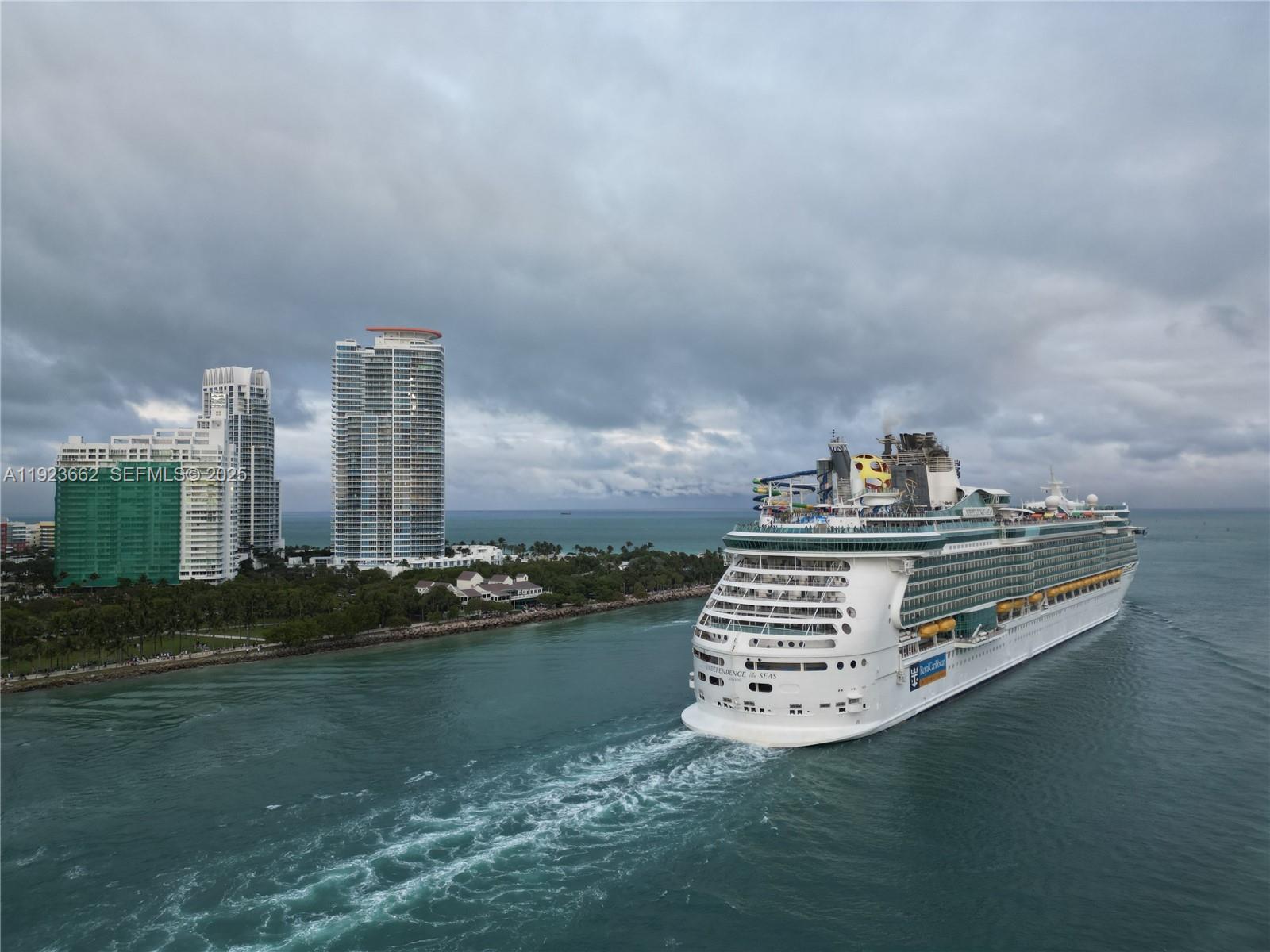 400 S Pointe Dr #1610 Miami Beach, FL 33139