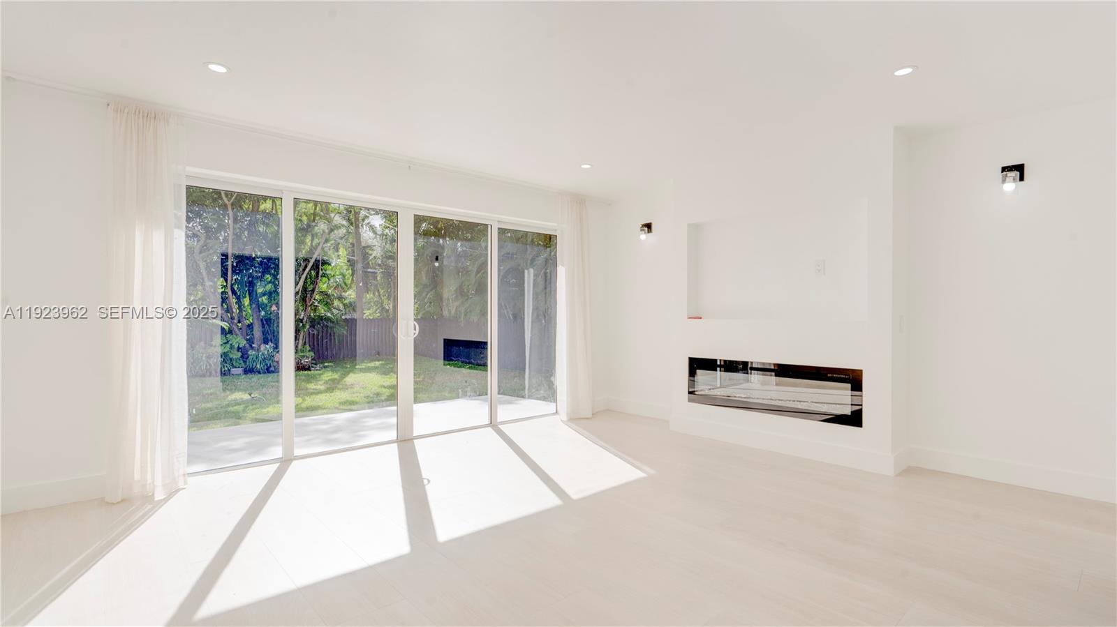 1230 NE 133rd St North Miami, FL 33161