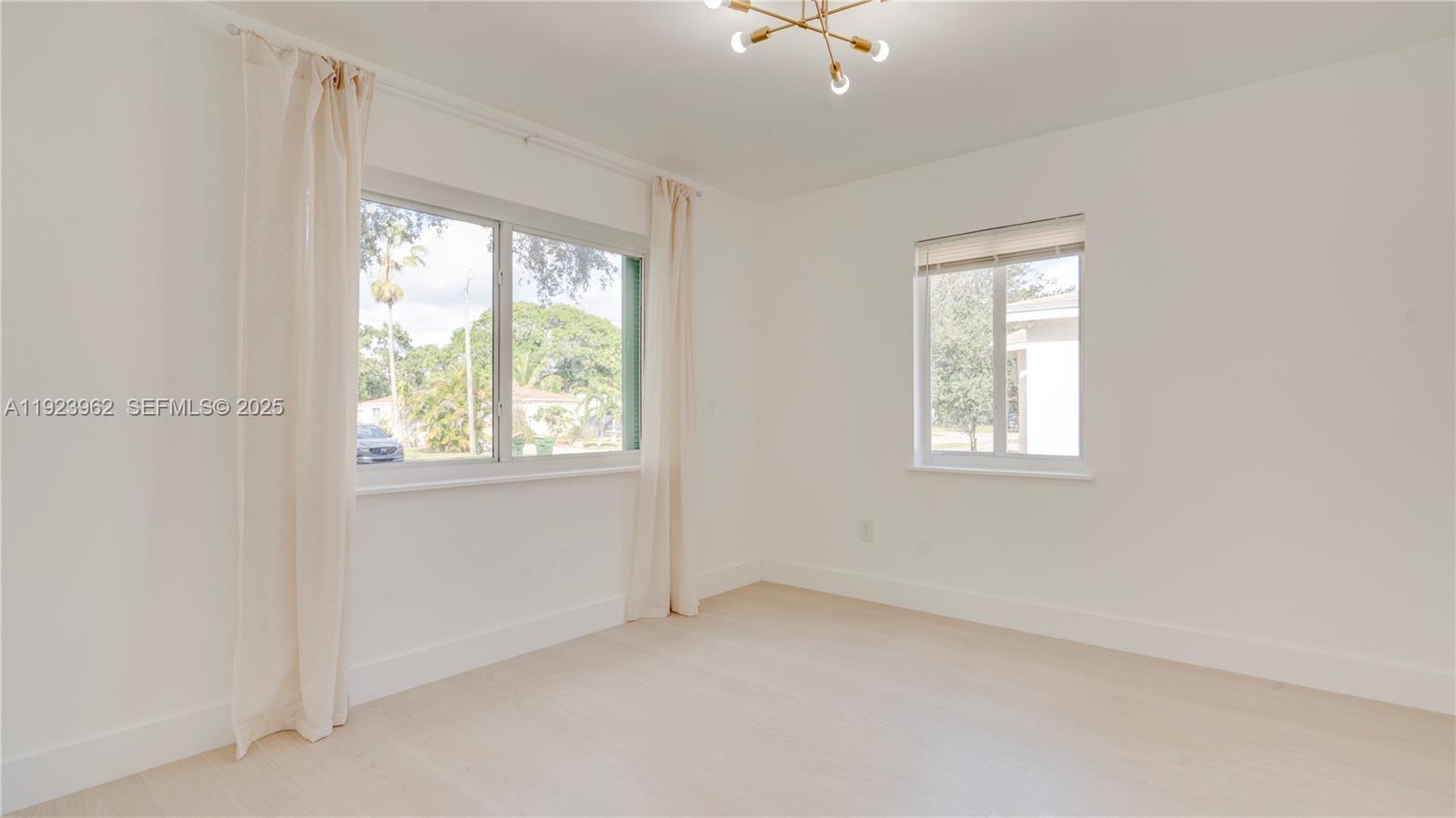 1230 NE 133rd St North Miami, FL 33161