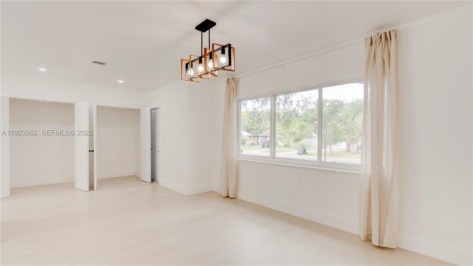 1230 NE 133rd St North Miami, FL 33161