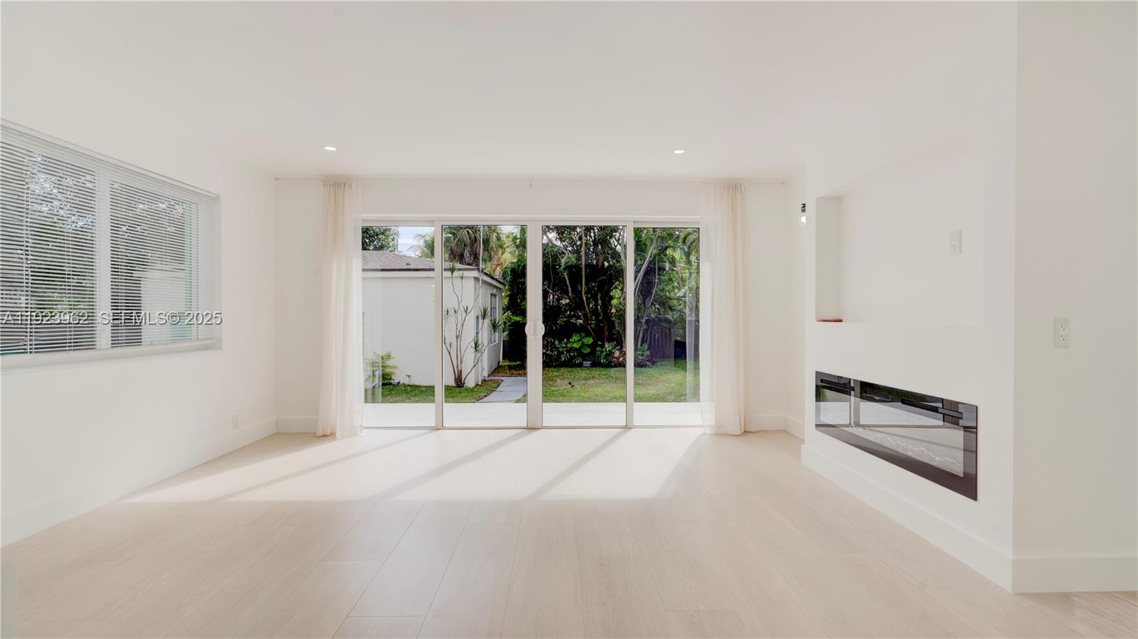 1230 NE 133rd St North Miami, FL 33161