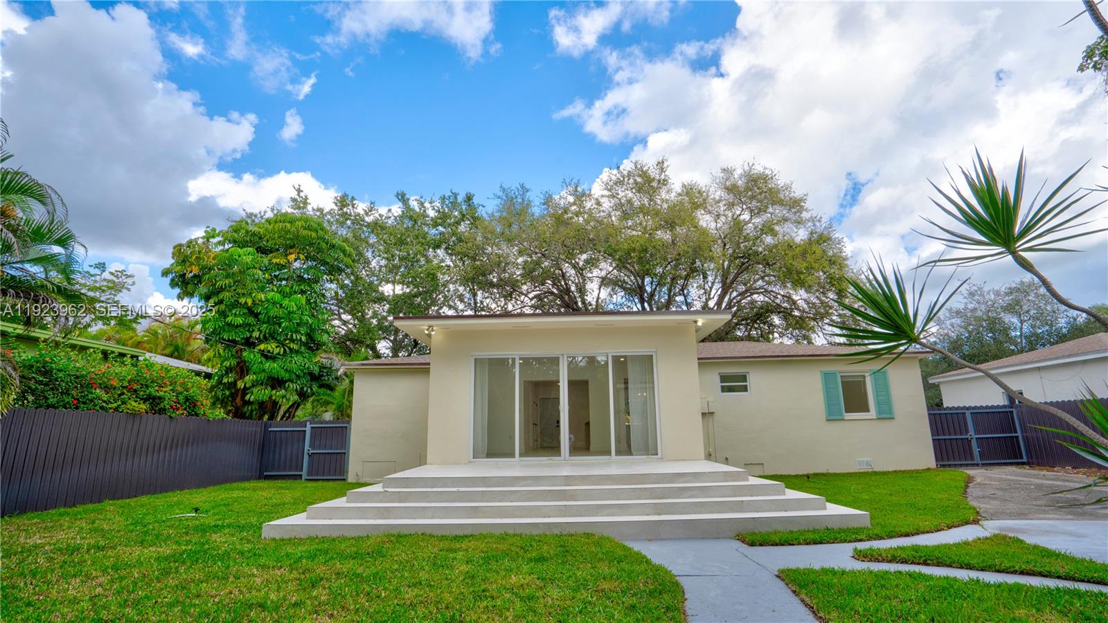 1230 NE 133rd St North Miami, FL 33161