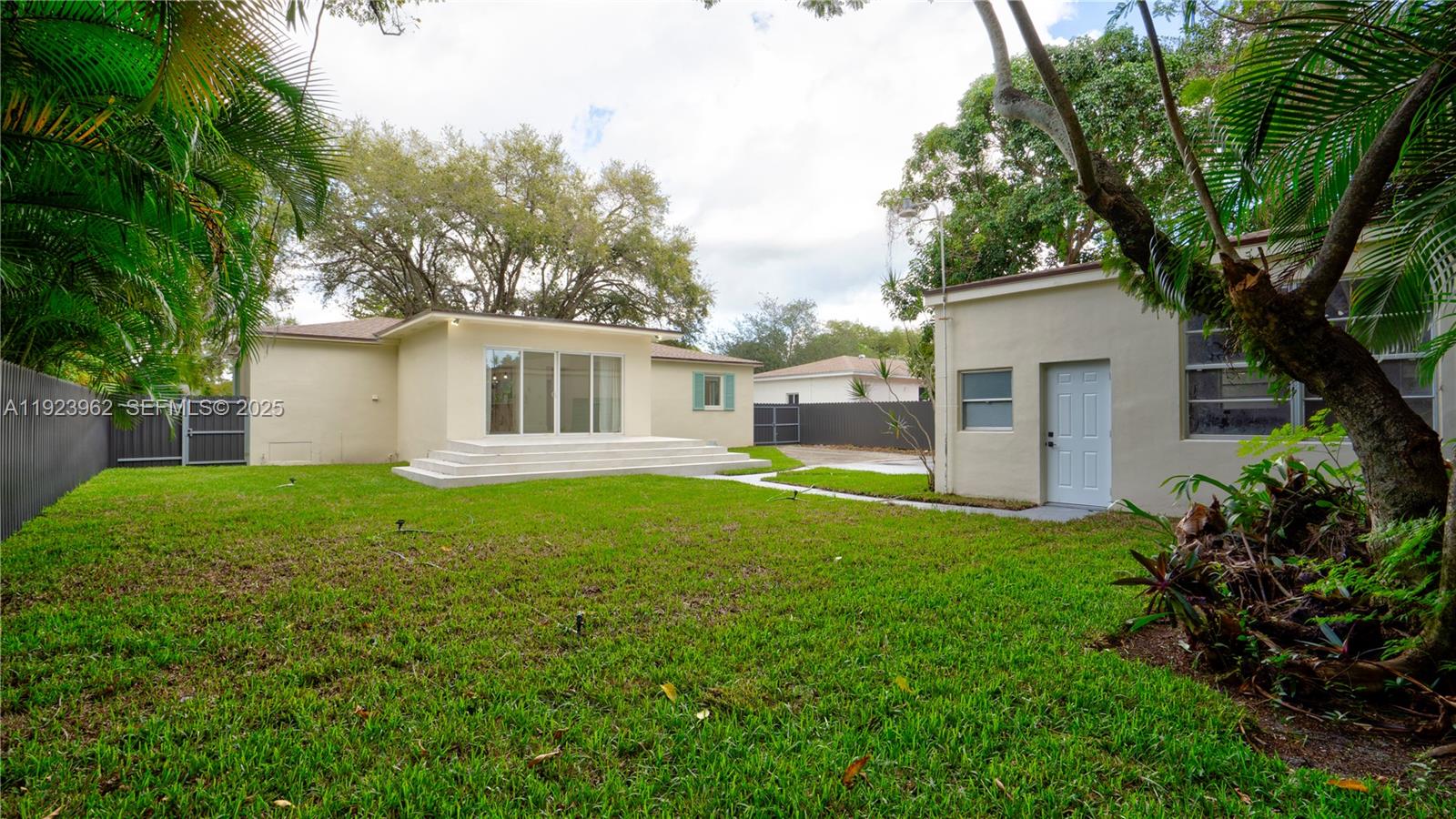 1230 NE 133rd St North Miami, FL 33161