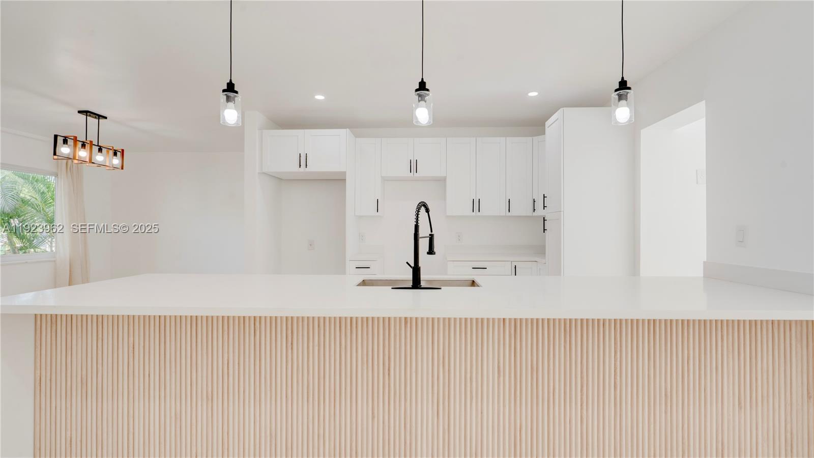 1230 NE 133rd St North Miami, FL 33161