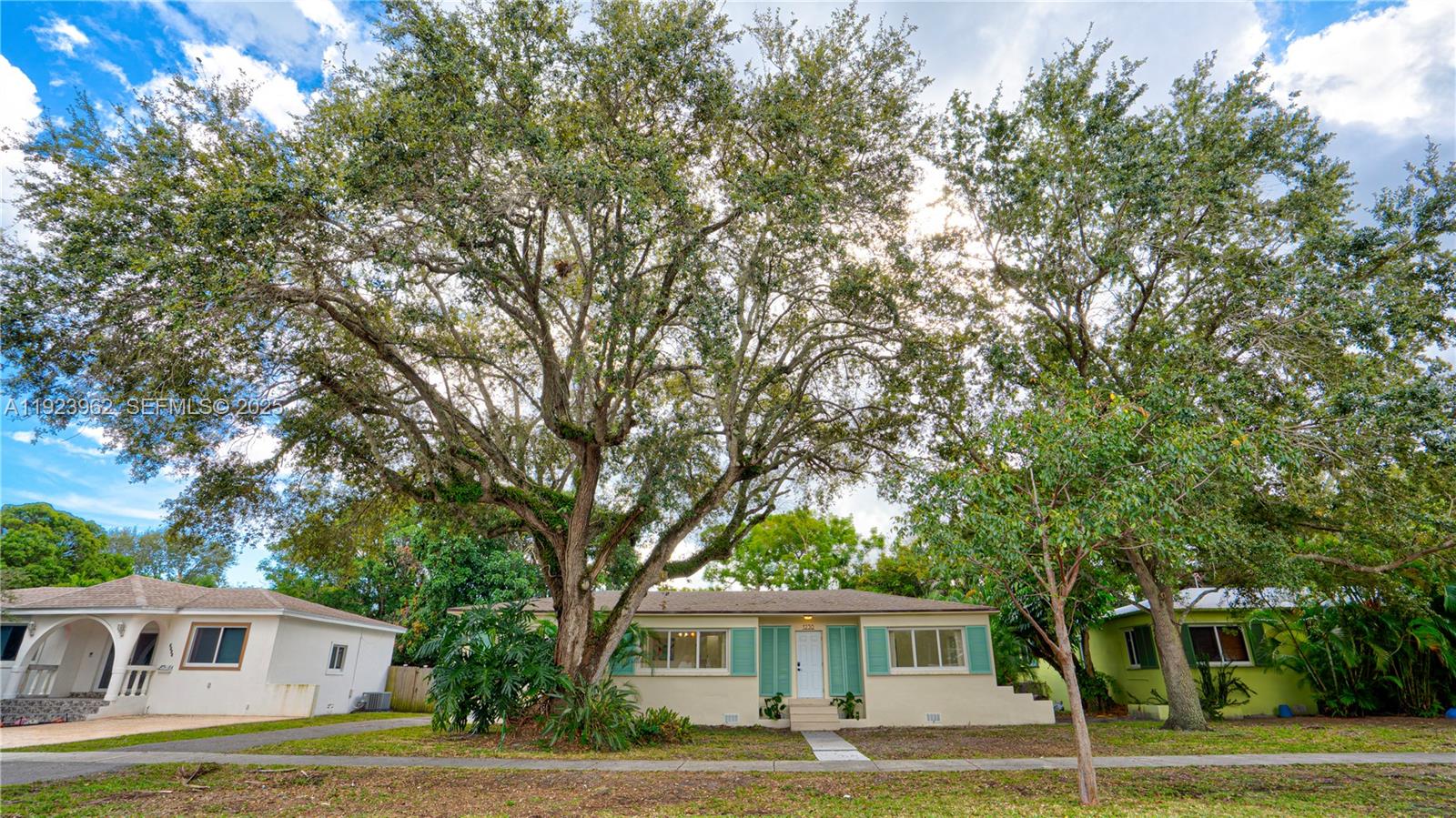 1230 NE 133rd St North Miami, FL 33161