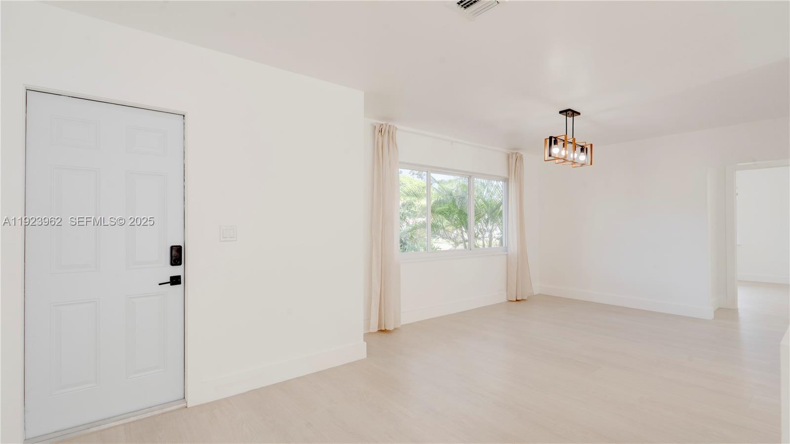 1230 NE 133rd St North Miami, FL 33161