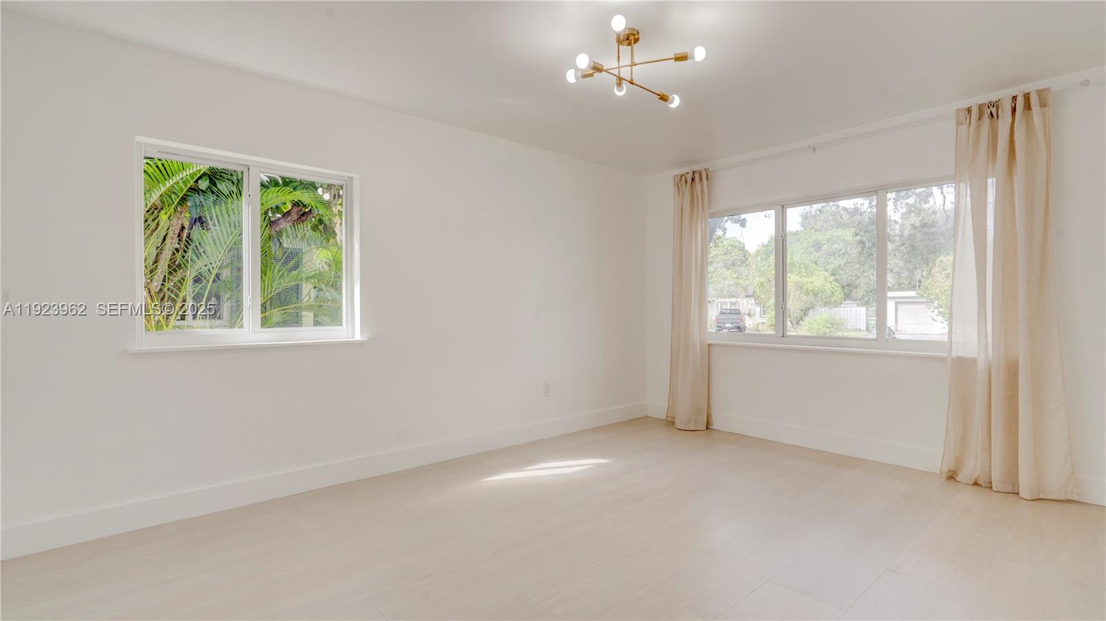 1230 NE 133rd St North Miami, FL 33161