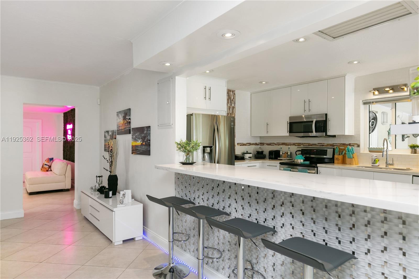 1900 N Victoria Park Rd Fort Lauderdale, FL 33305