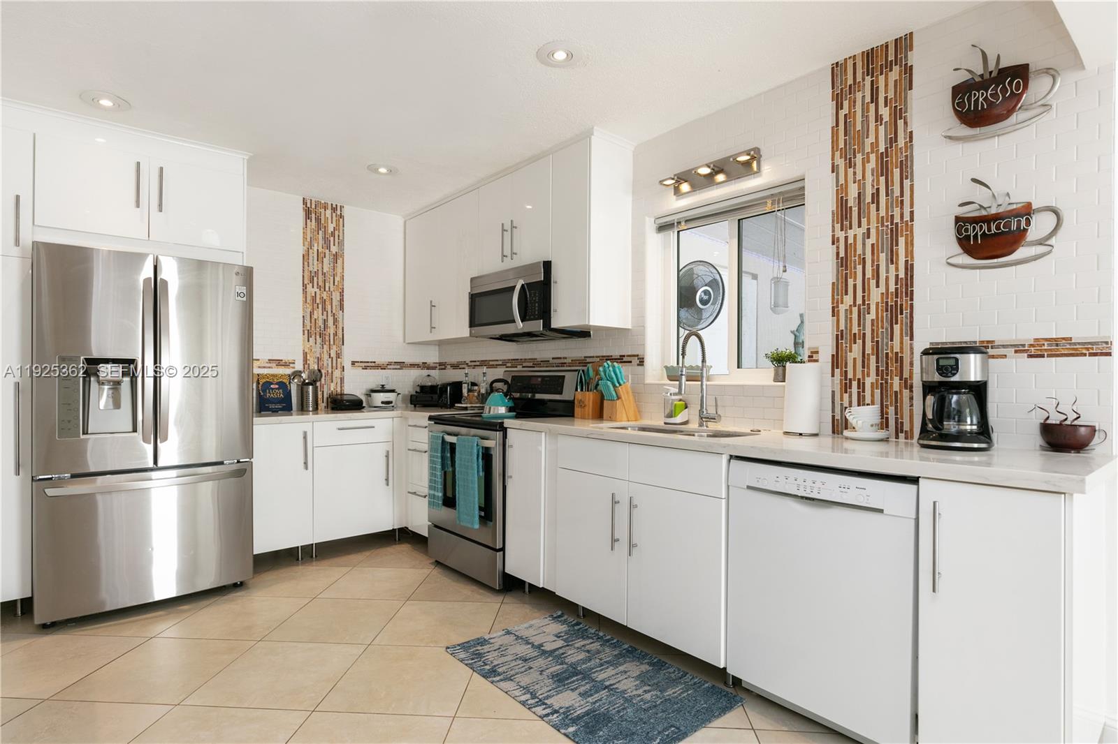 1900 N Victoria Park Rd Fort Lauderdale, FL 33305