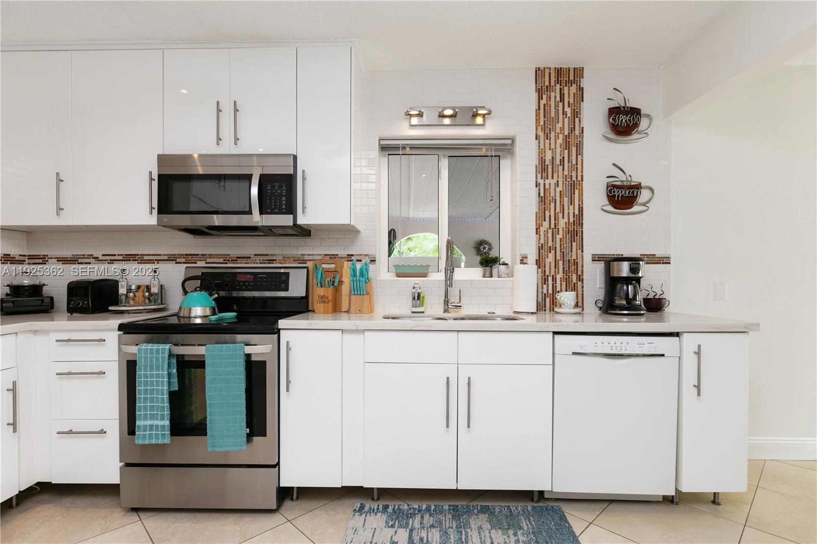 1900 N Victoria Park Rd Fort Lauderdale, FL 33305