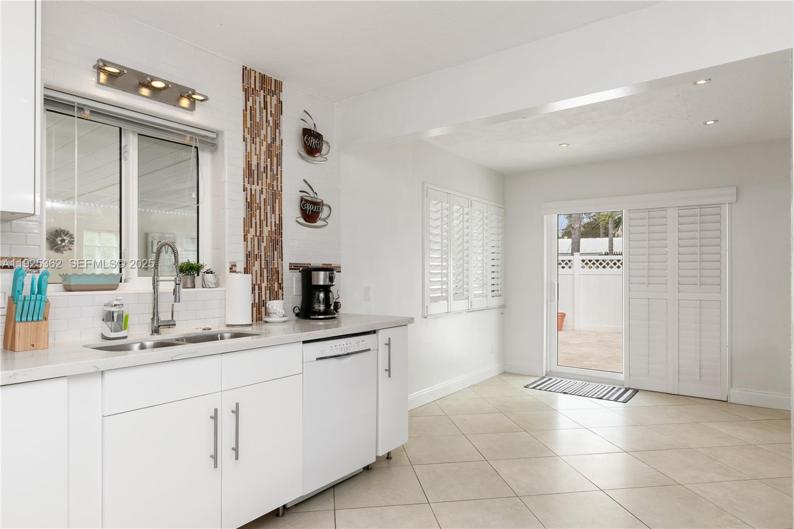 1900 N Victoria Park Rd Fort Lauderdale, FL 33305