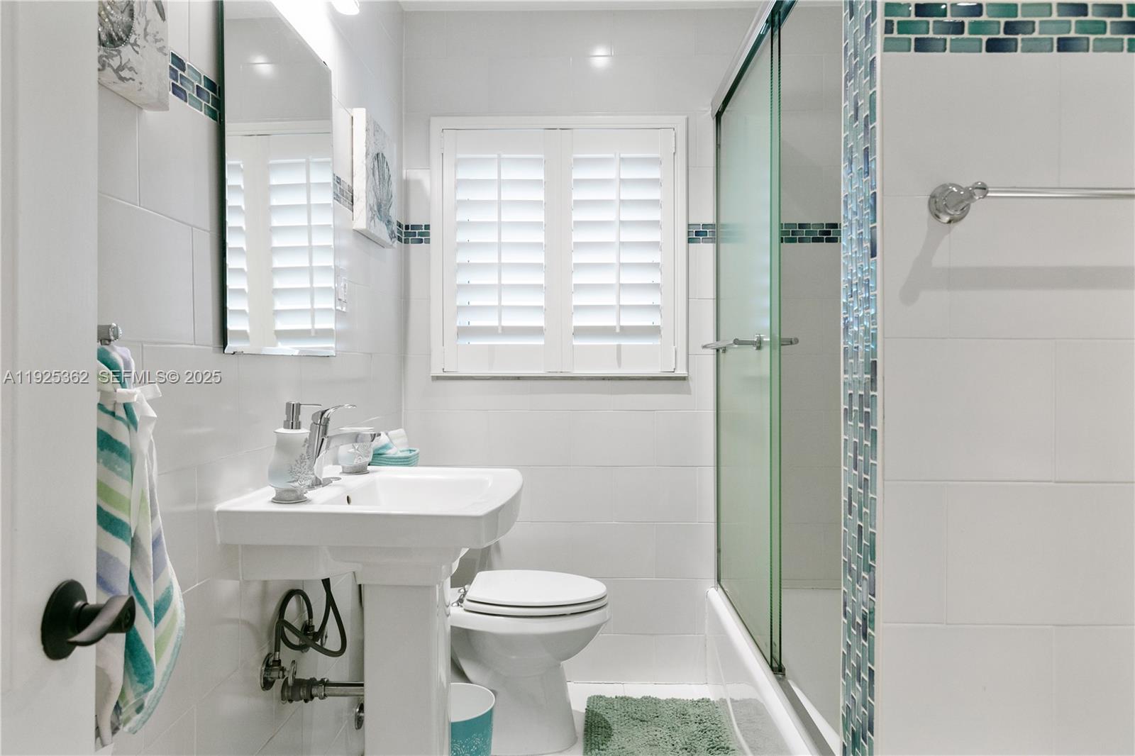 1900 N Victoria Park Rd Fort Lauderdale, FL 33305