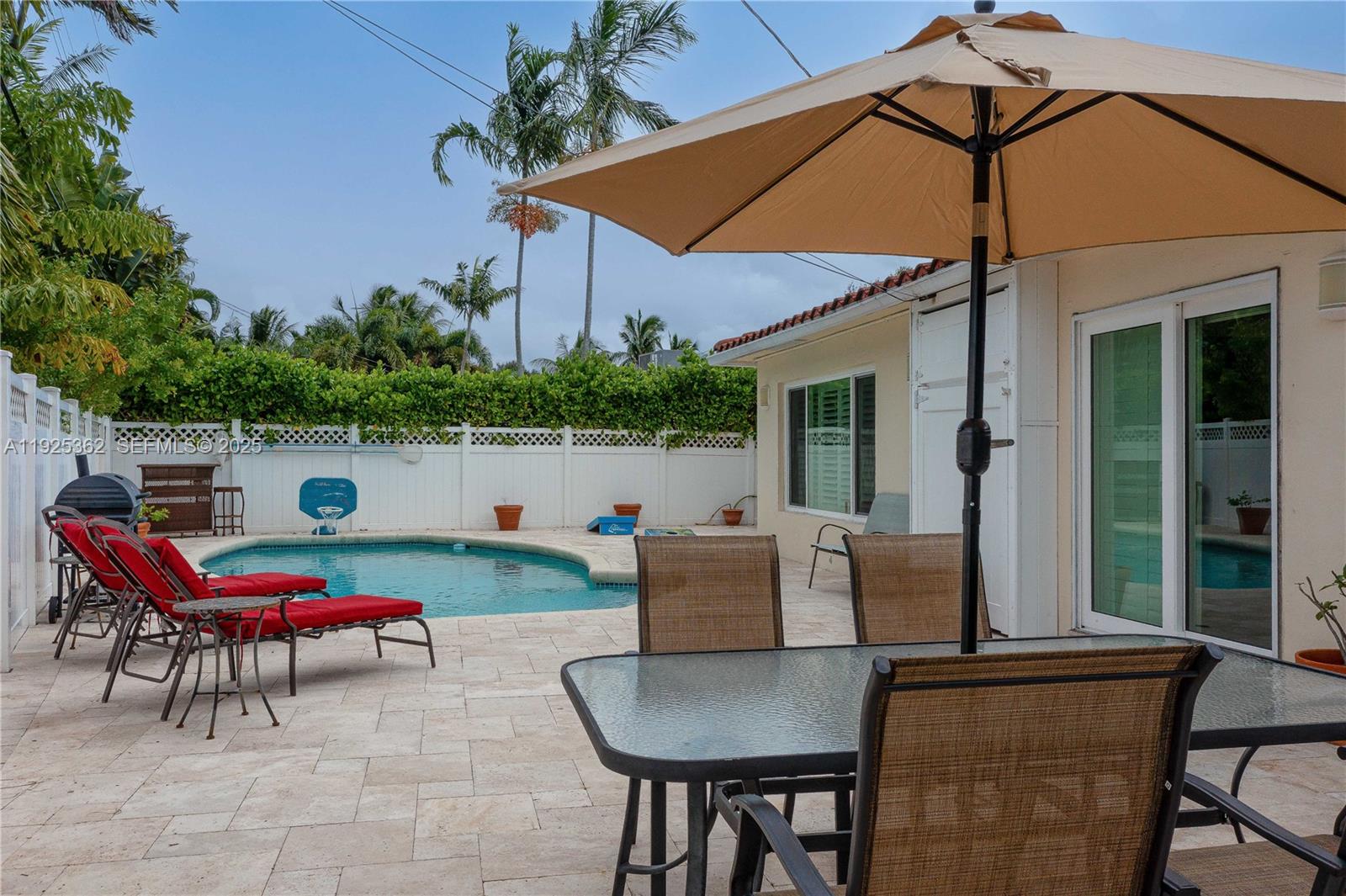 1900 N Victoria Park Rd Fort Lauderdale, FL 33305