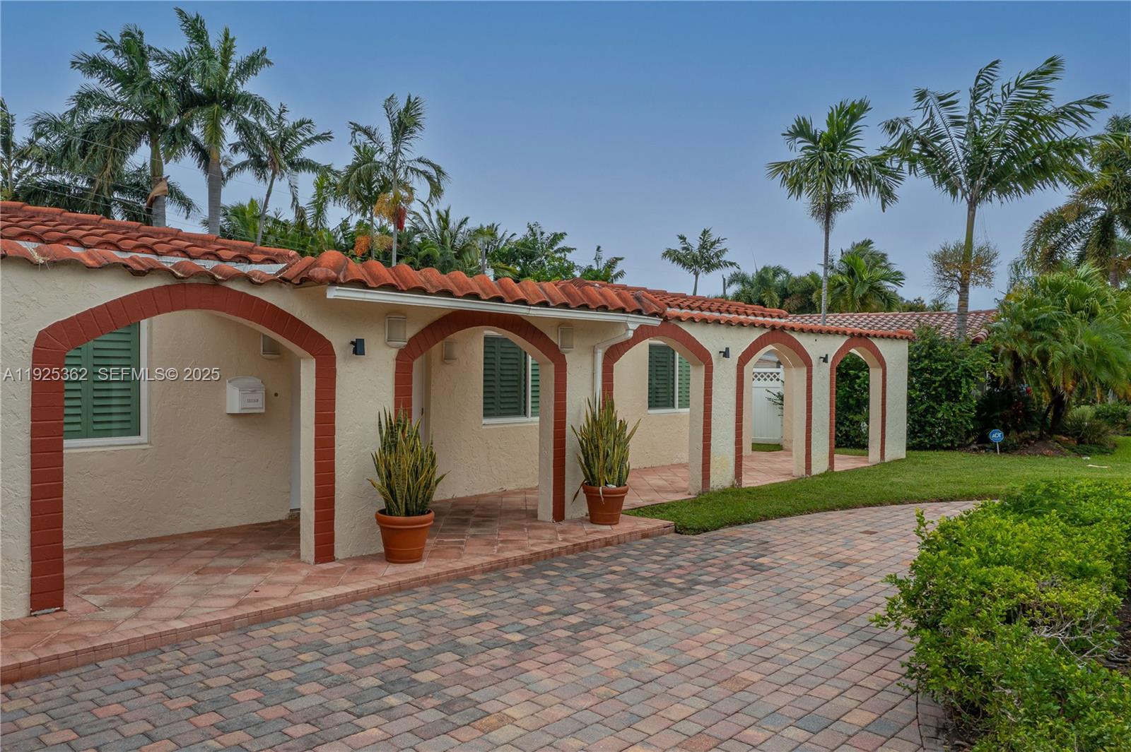 1900 N Victoria Park Rd Fort Lauderdale, FL 33305