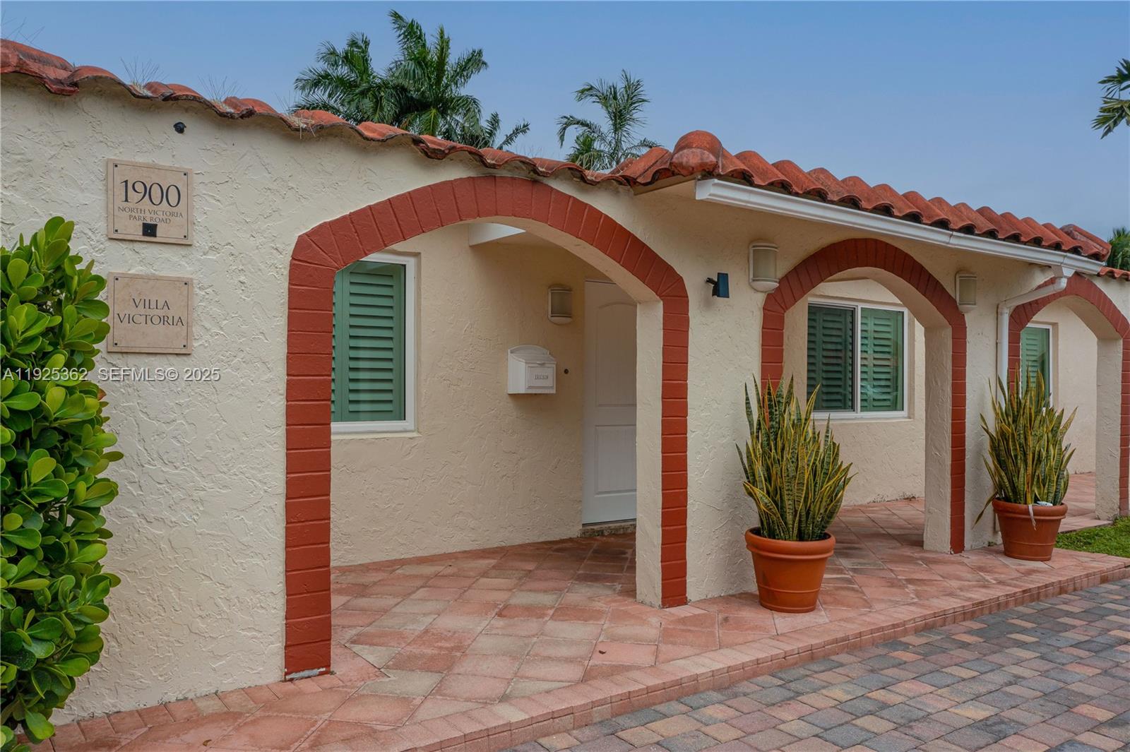 1900 N Victoria Park Rd Fort Lauderdale, FL 33305