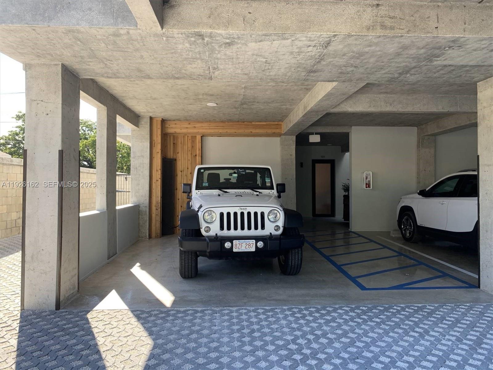 1053 NW 29th St Miami, FL 33127