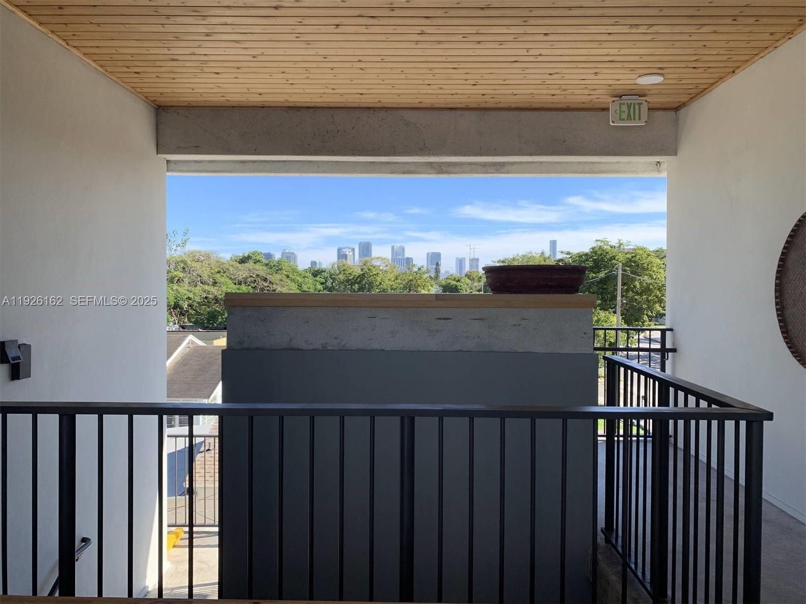 1053 NW 29th St Miami, FL 33127