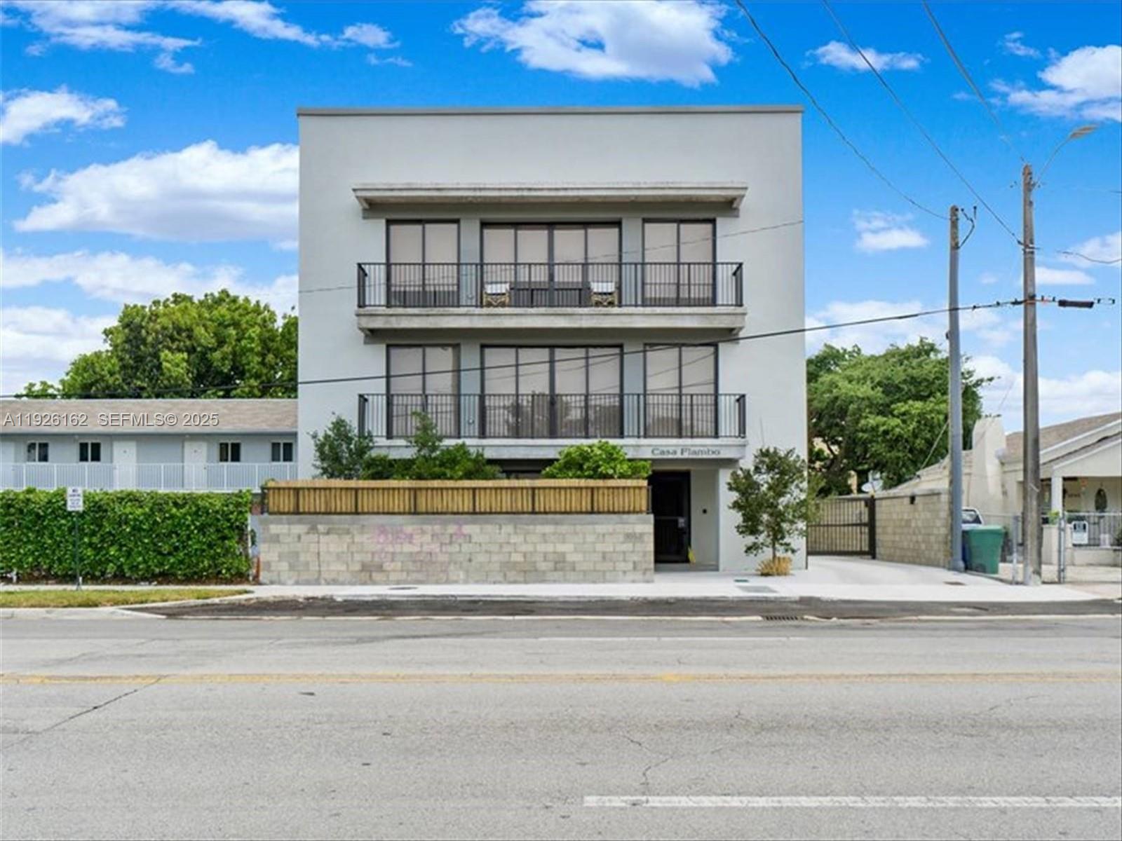 1053 NW 29th St Miami, FL 33127