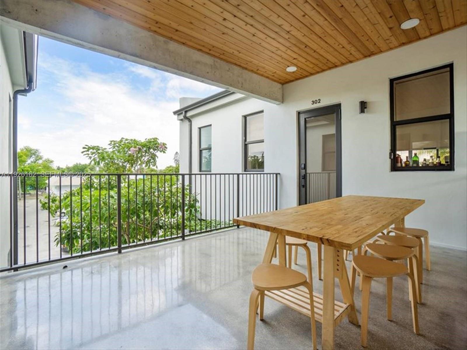 1053 NW 29th St Miami, FL 33127