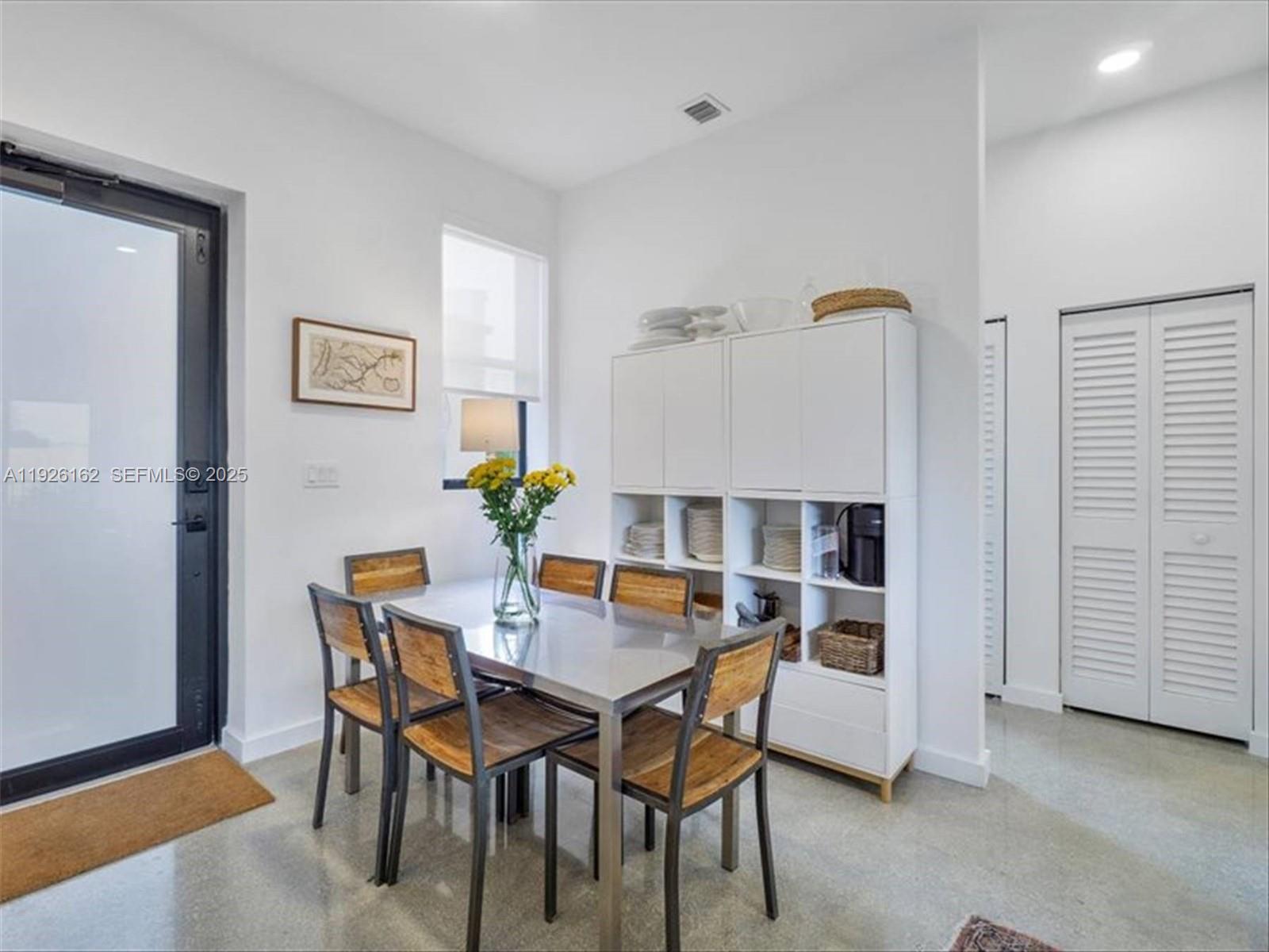 1053 NW 29th St Miami, FL 33127