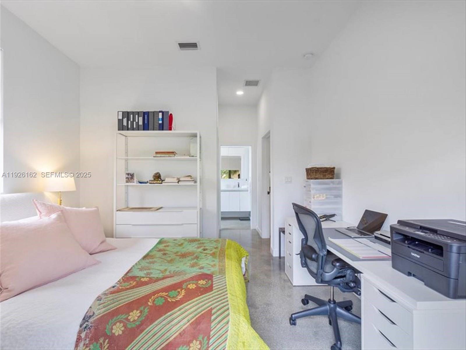 1053 NW 29th St Miami, FL 33127