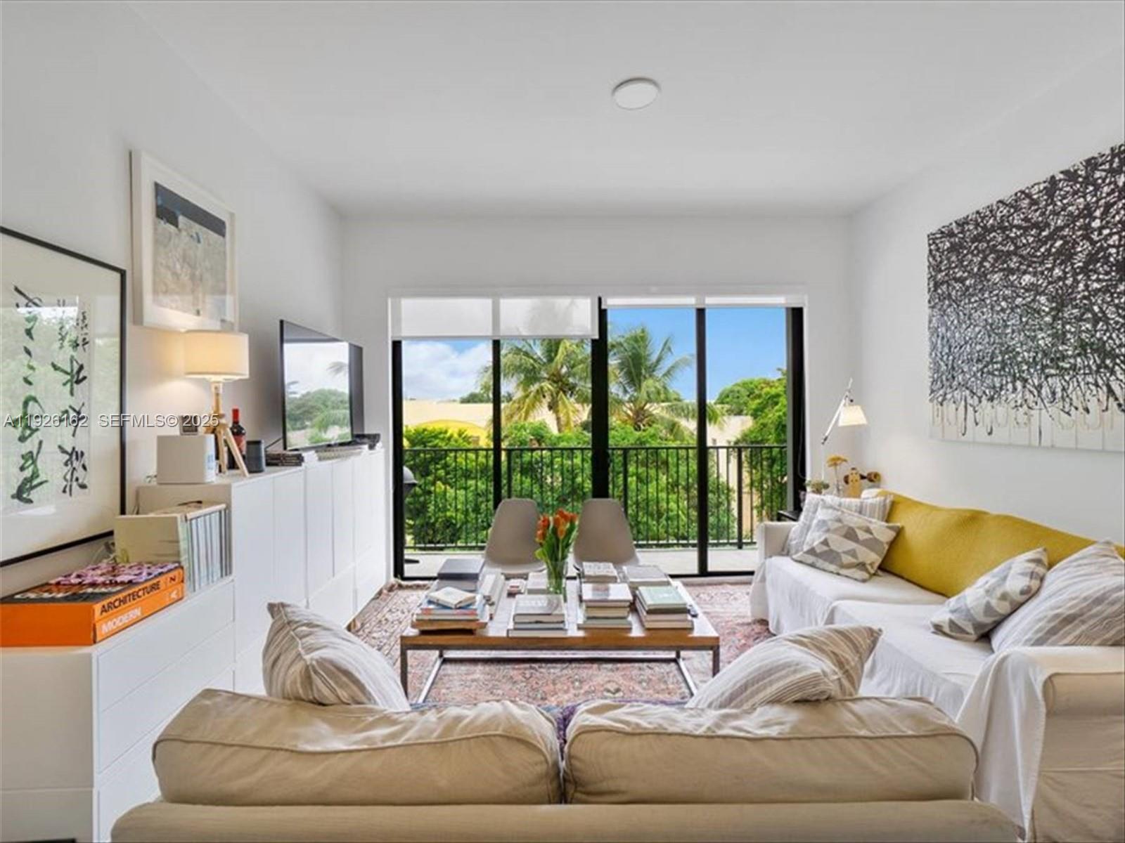 1053 NW 29th St Miami, FL 33127