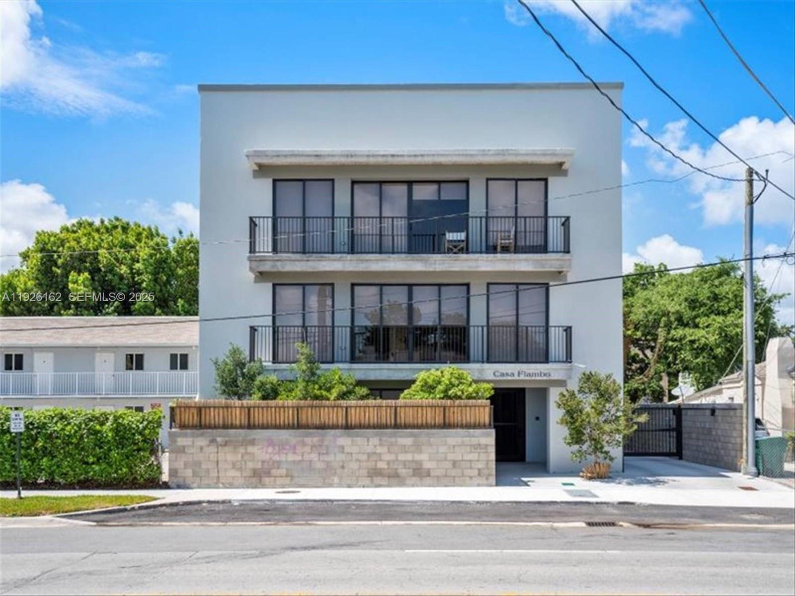 1053 NW 29th St Miami, FL 33127