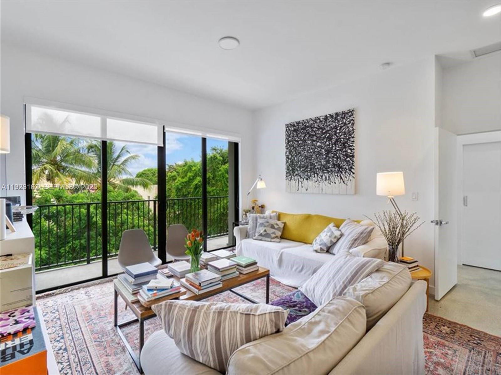 1053 NW 29th St Miami, FL 33127