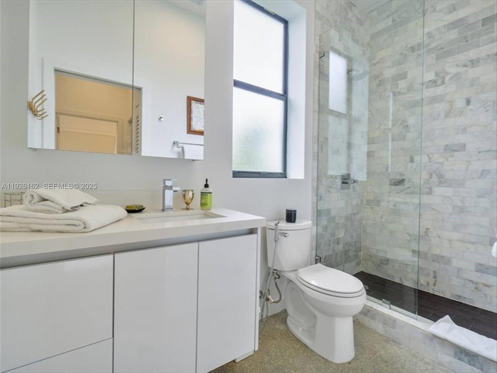 1053 NW 29th St Miami, FL 33127