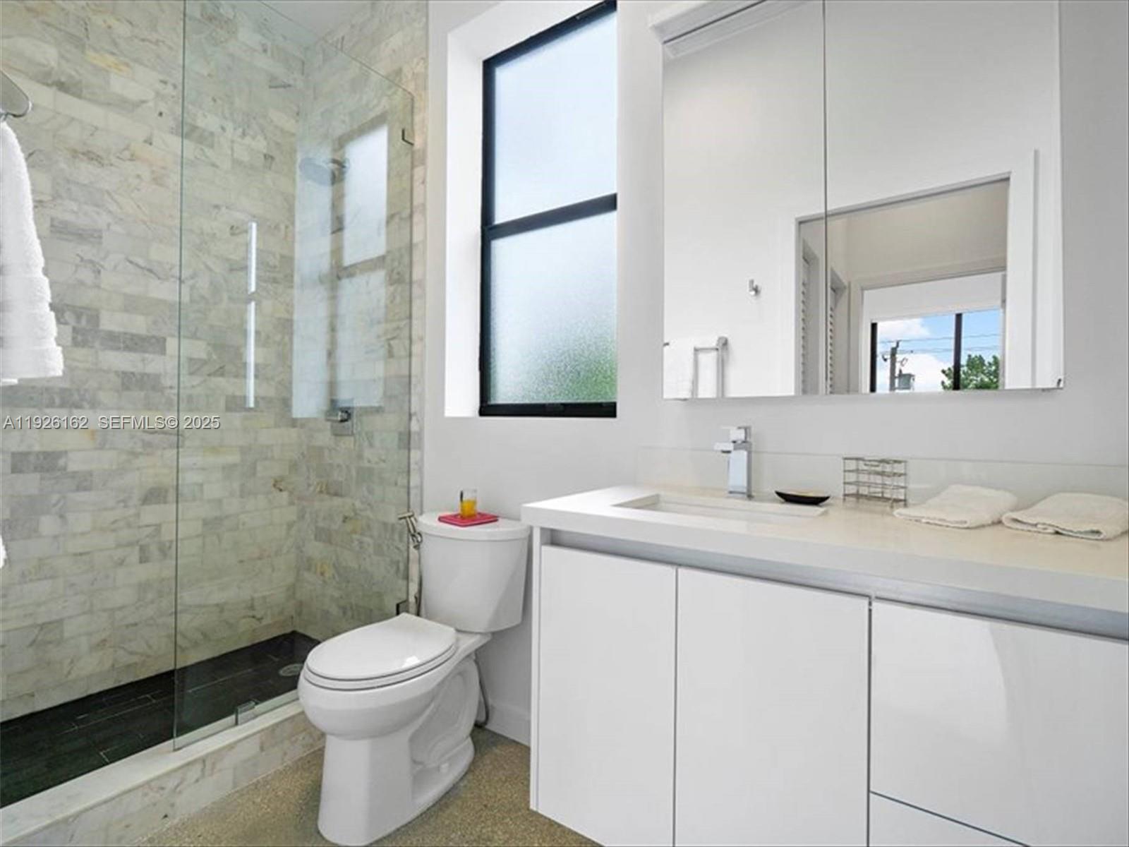 1053 NW 29th St Miami, FL 33127