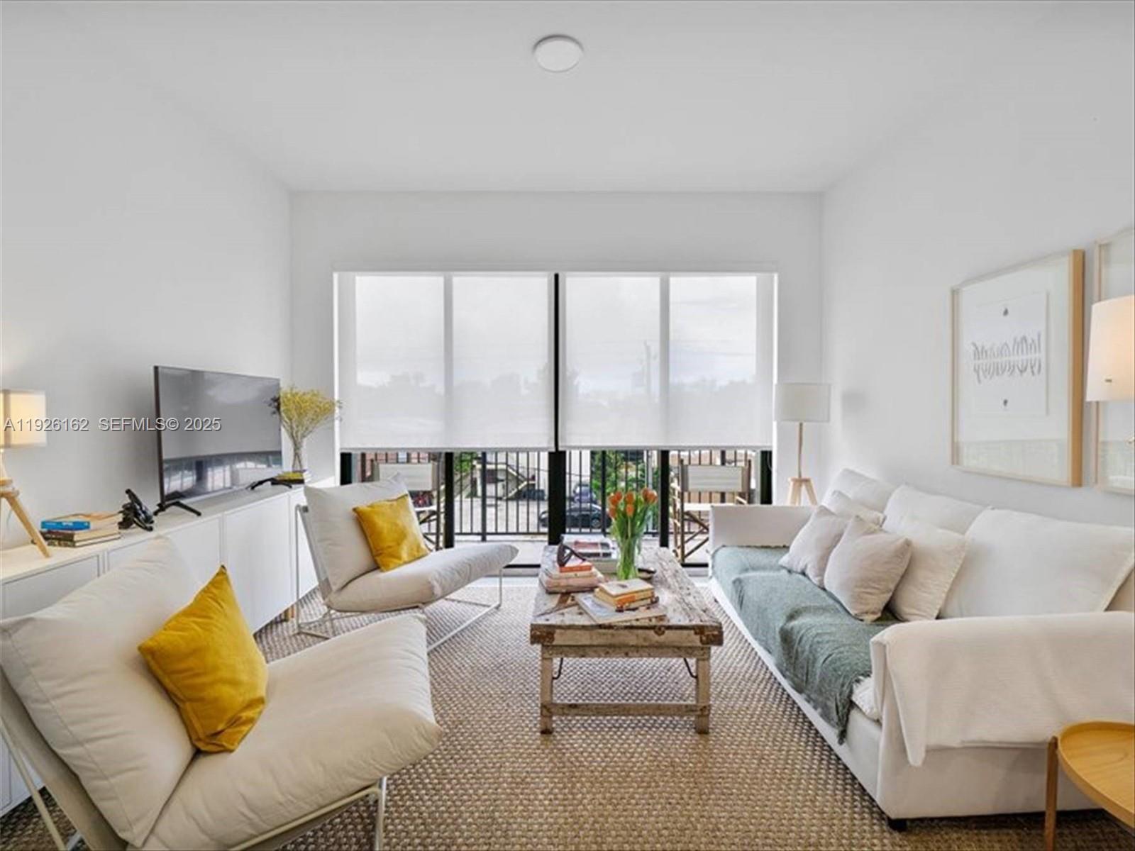 1053 NW 29th St Miami, FL 33127