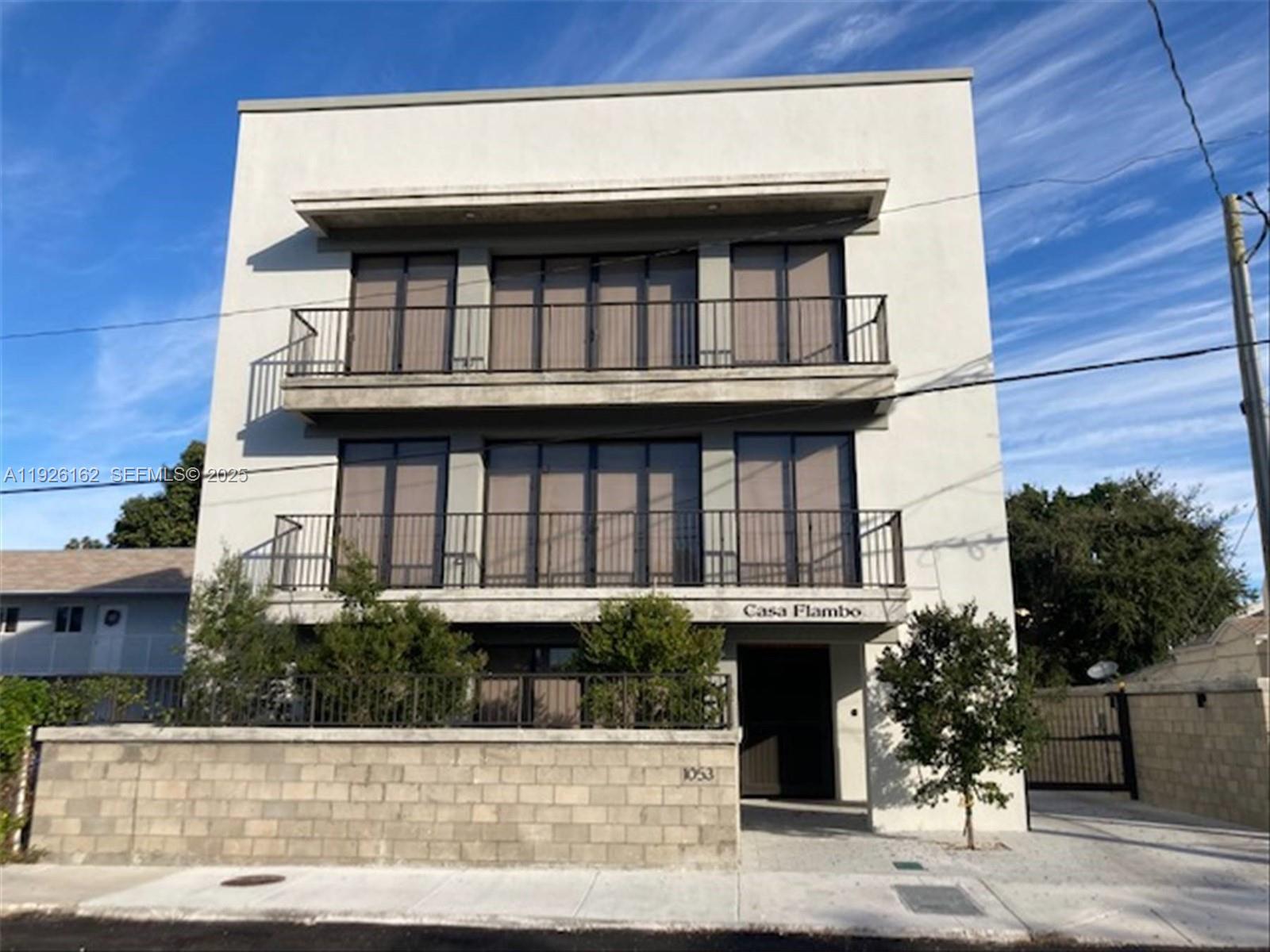 1053 NW 29th St Miami, FL 33127