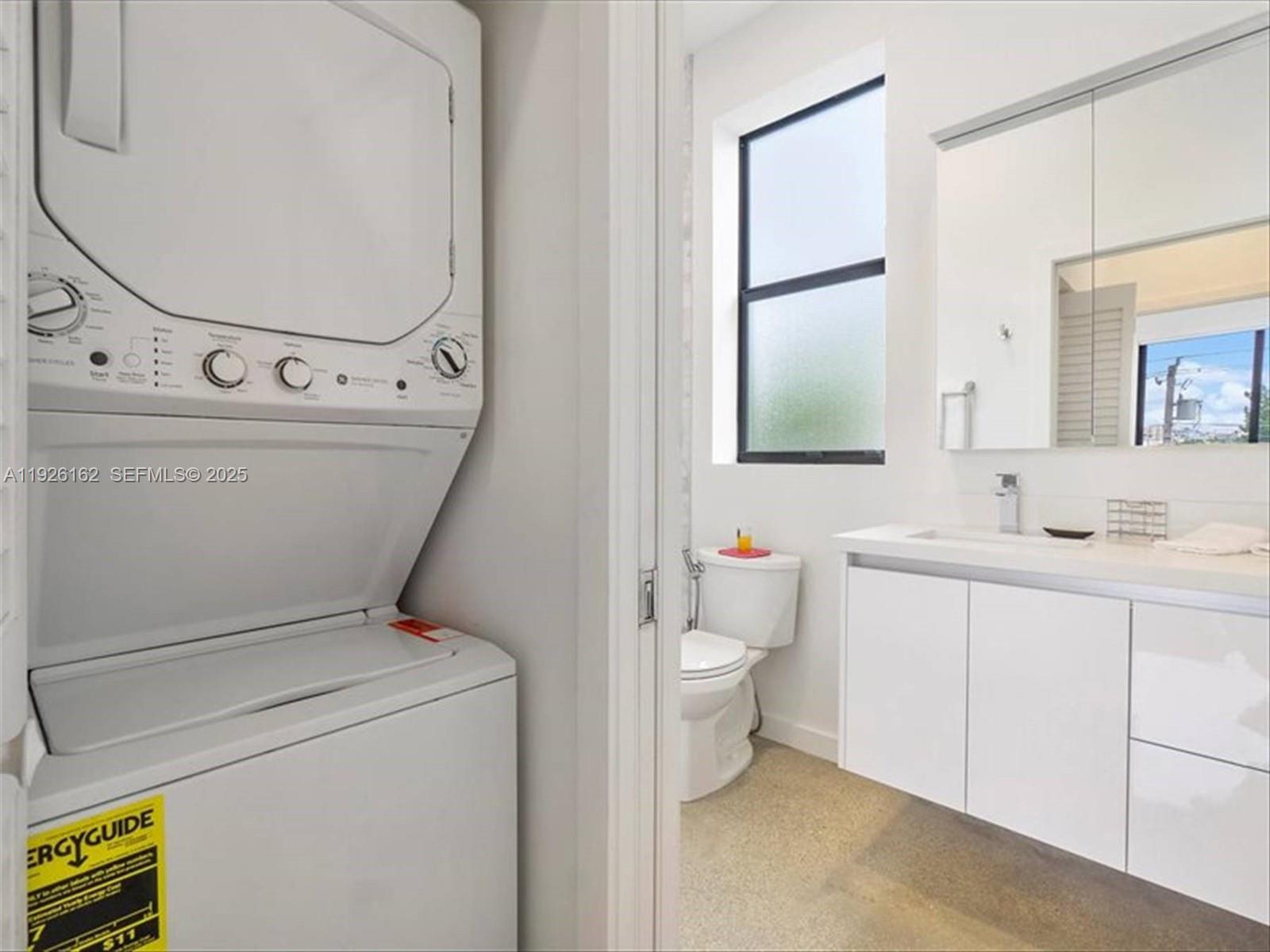 1053 NW 29th St Miami, FL 33127