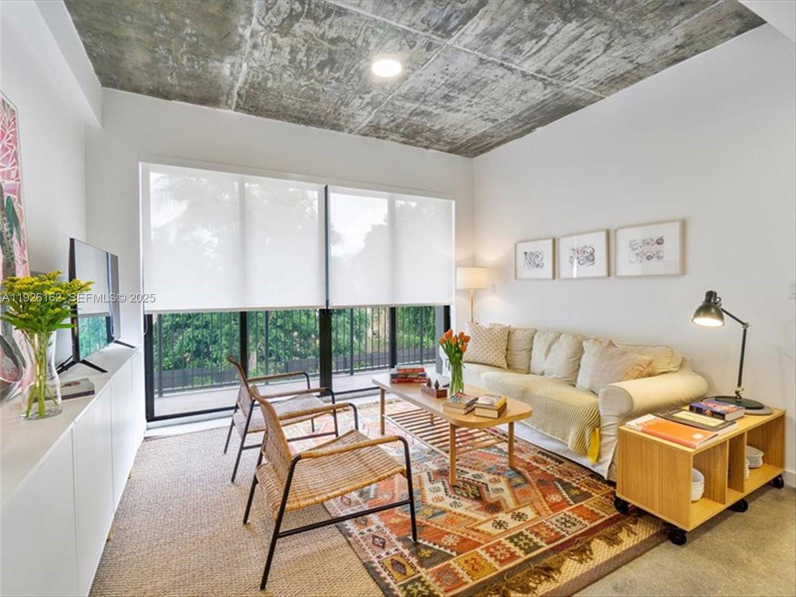 1053 NW 29th St Miami, FL 33127