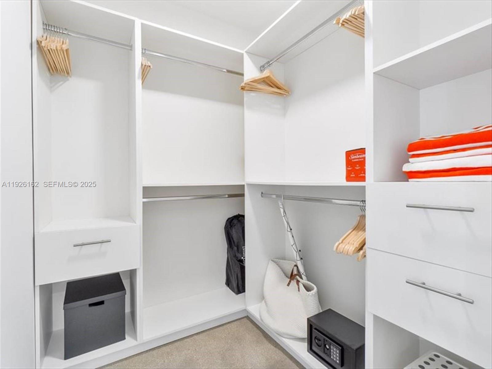 1053 NW 29th St Miami, FL 33127