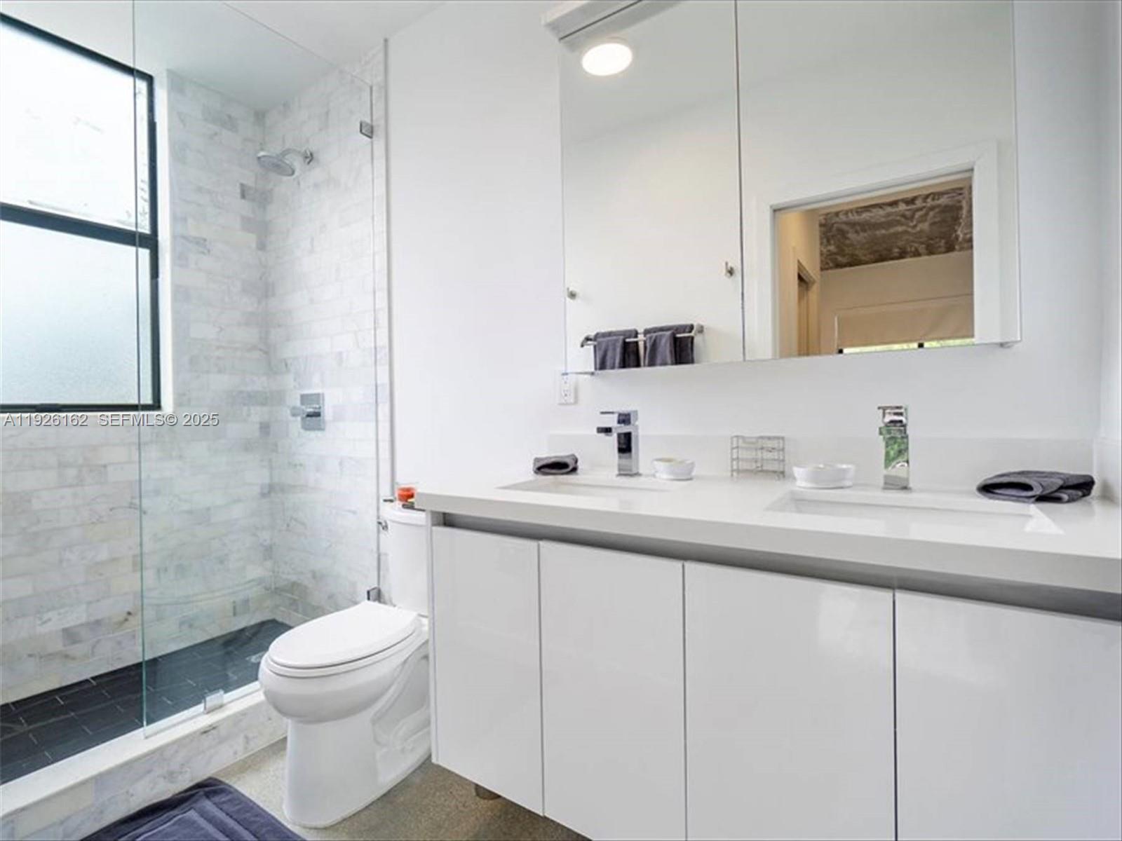 1053 NW 29th St Miami, FL 33127