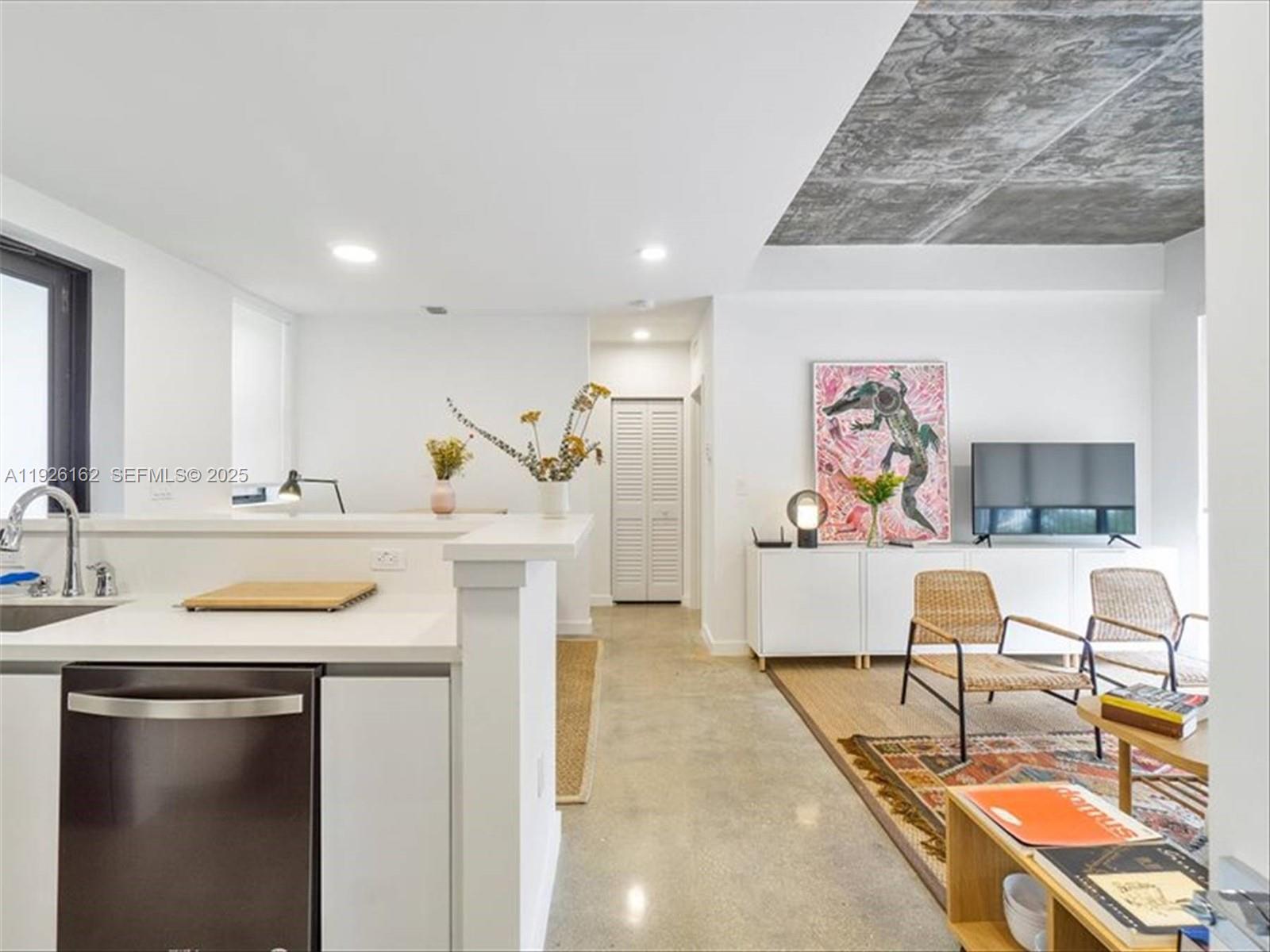 1053 NW 29th St Miami, FL 33127