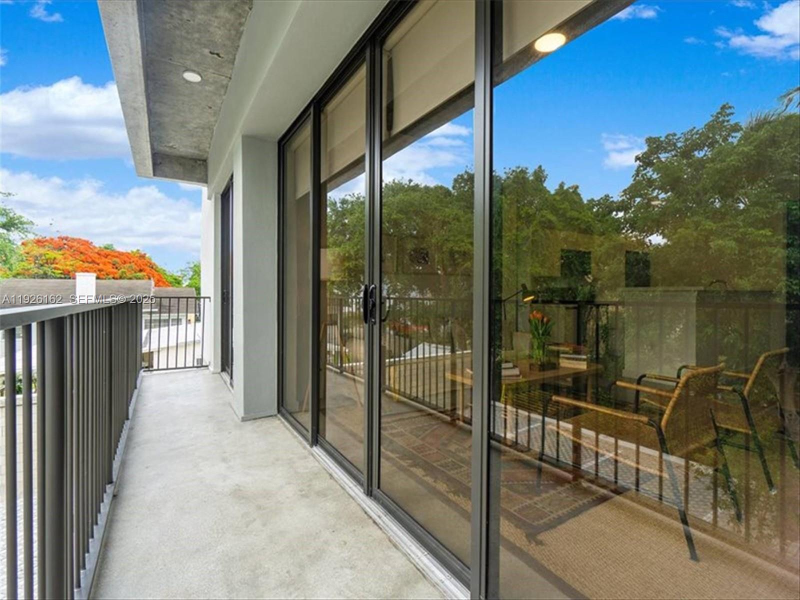 1053 NW 29th St Miami, FL 33127