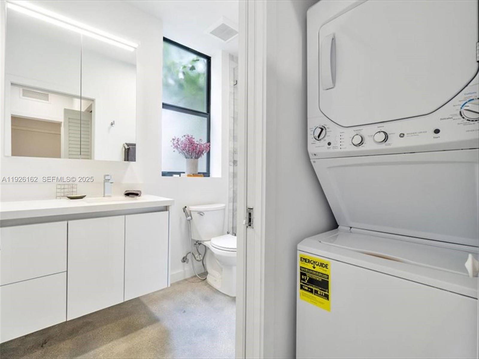 1053 NW 29th St Miami, FL 33127