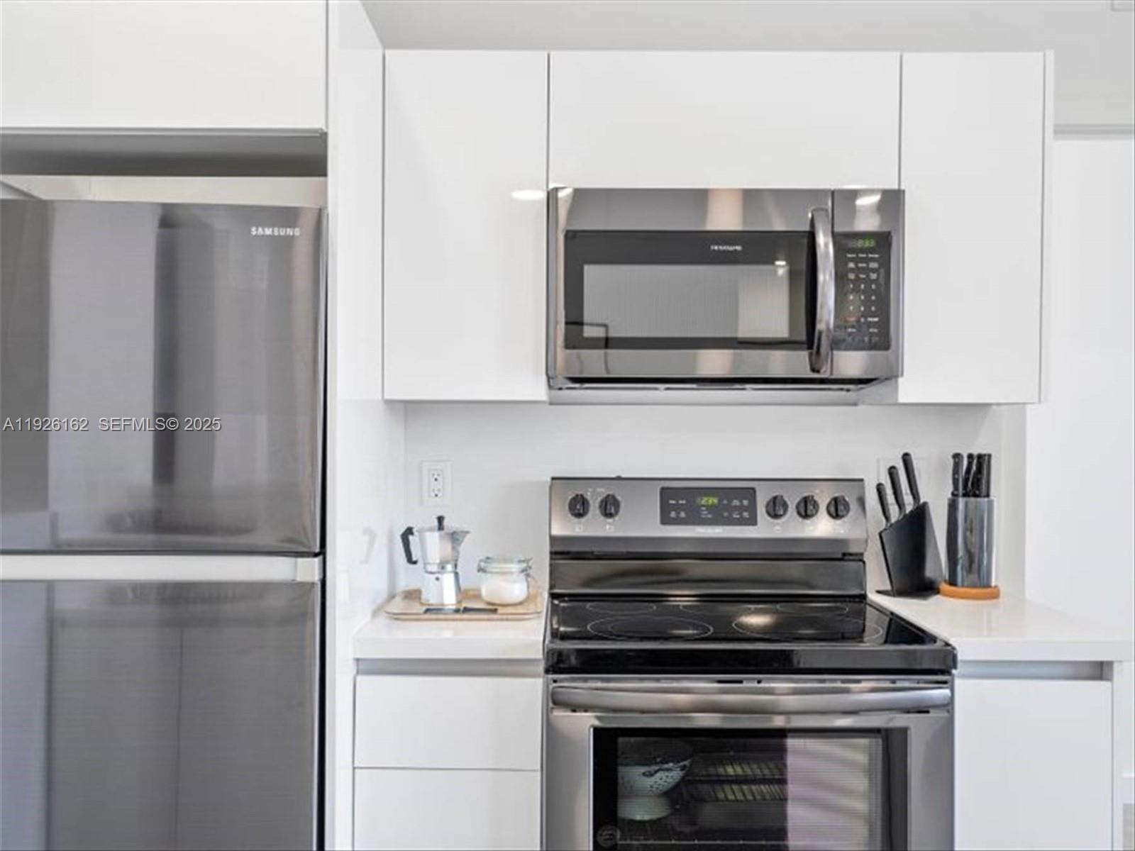 1053 NW 29th St Miami, FL 33127