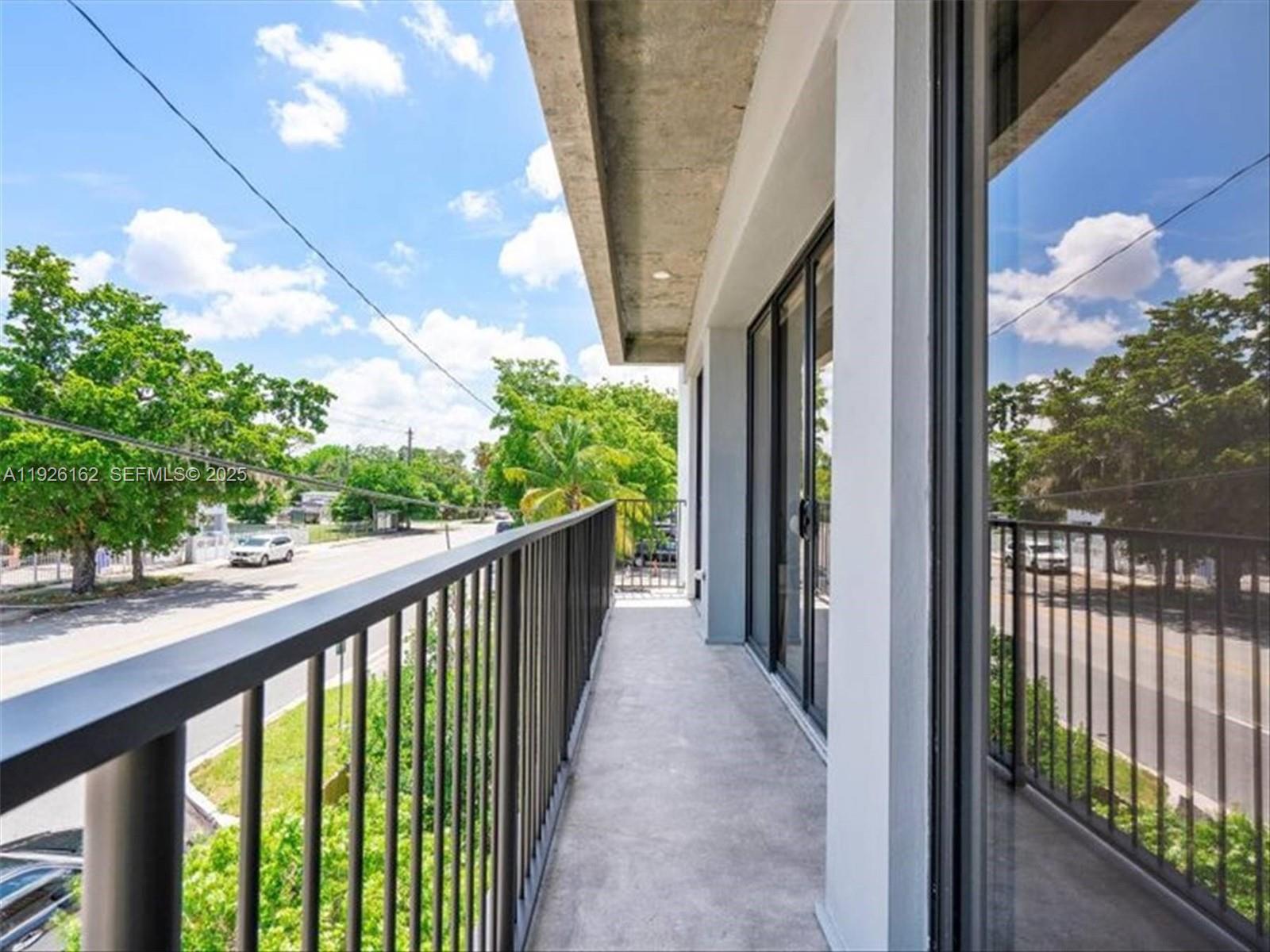 1053 NW 29th St Miami, FL 33127