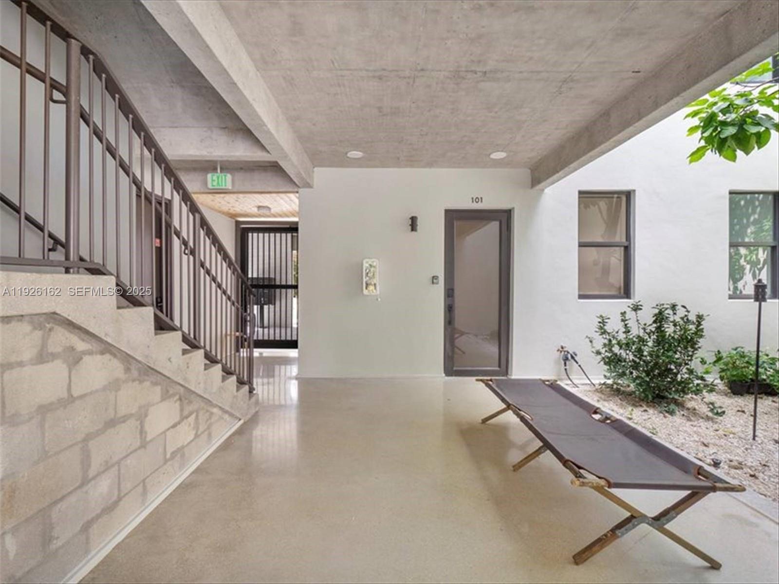 1053 NW 29th St Miami, FL 33127