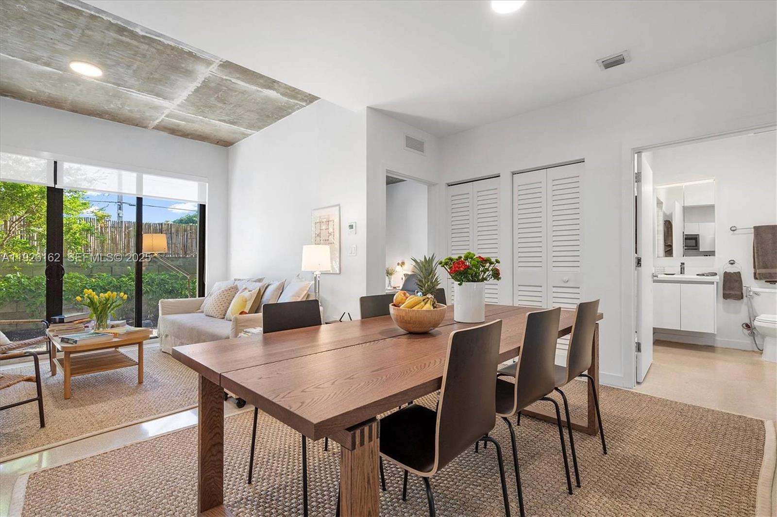 1053 NW 29th St Miami, FL 33127