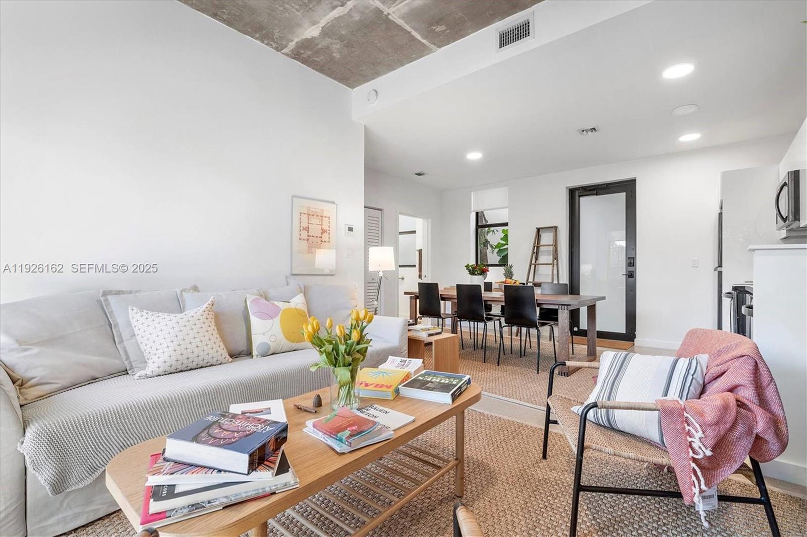 1053 NW 29th St Miami, FL 33127