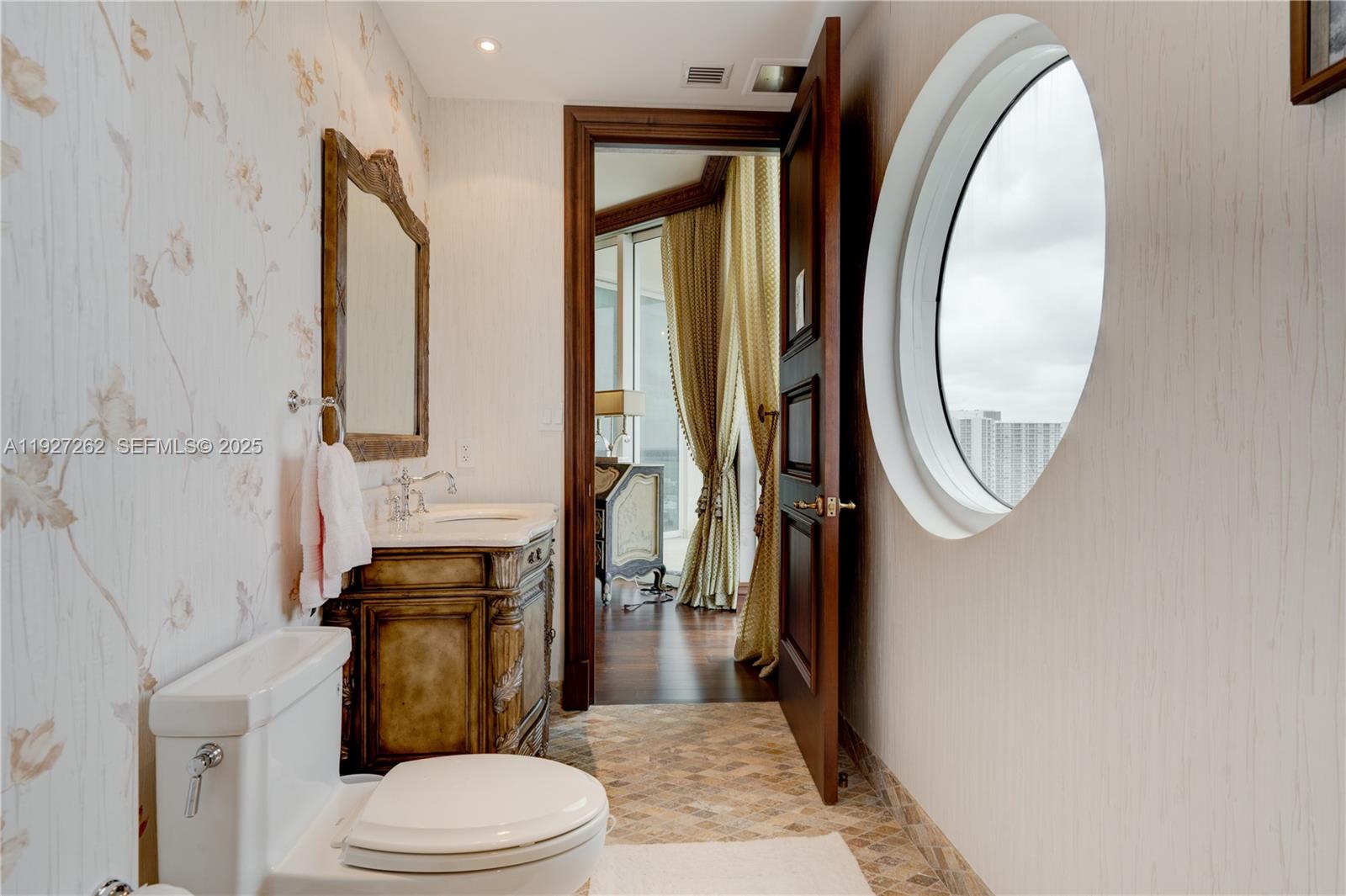 16047 Collins Ave #1604 Sunny Isles Beach, FL 33160